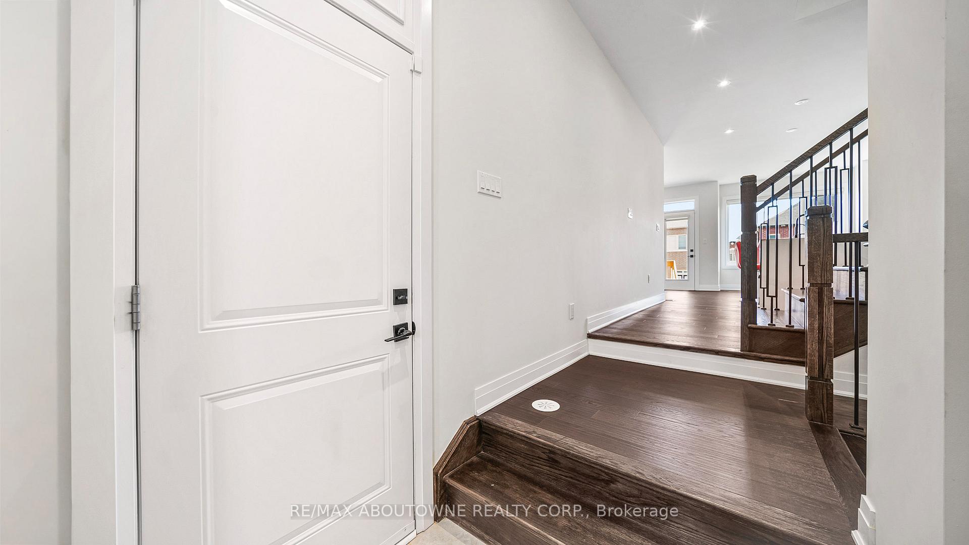 Photo 7 of 102 Settlers Road E, Oakville, Glenorchy — HOMEH