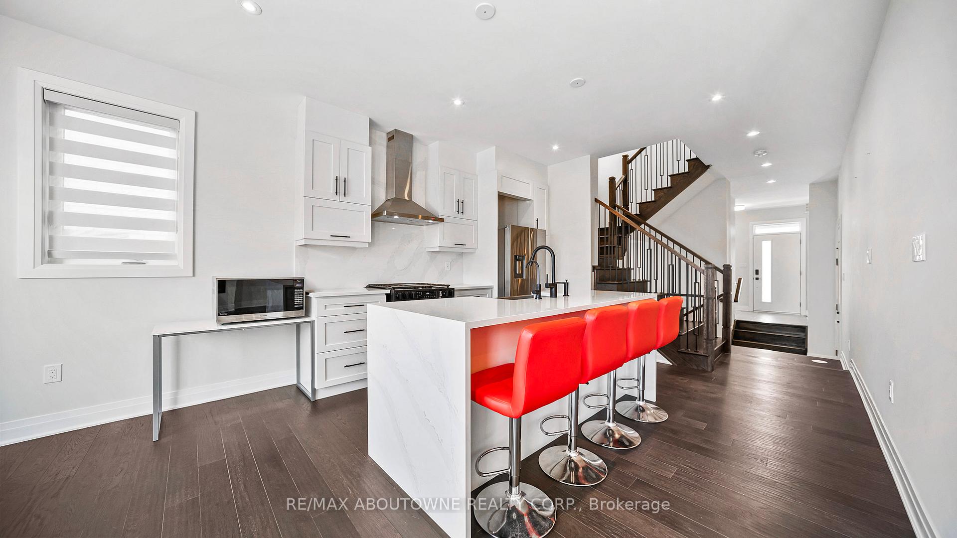 Photo 11 of 102 Settlers Road E, Oakville, Glenorchy — HOMEH