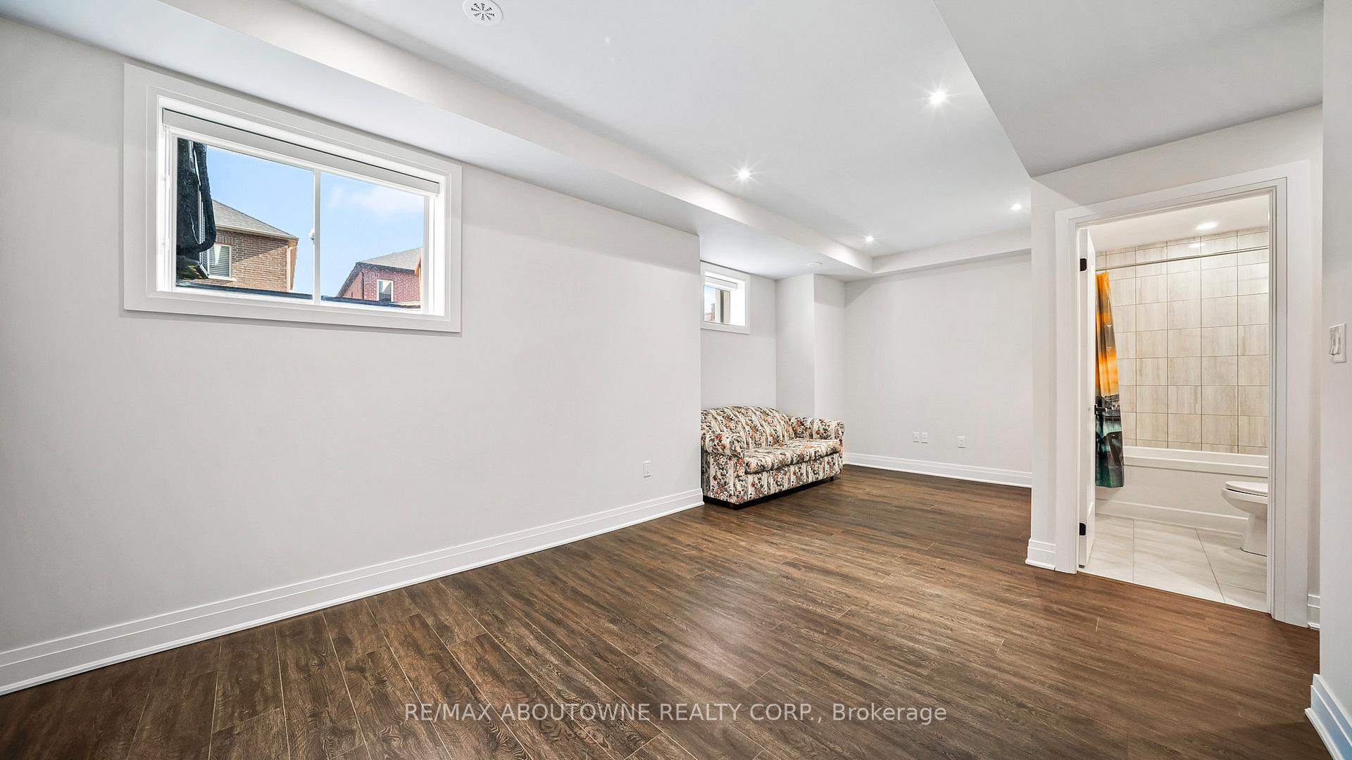 Photo 30 of 102 Settlers Road E, Oakville, Glenorchy — HOMEH