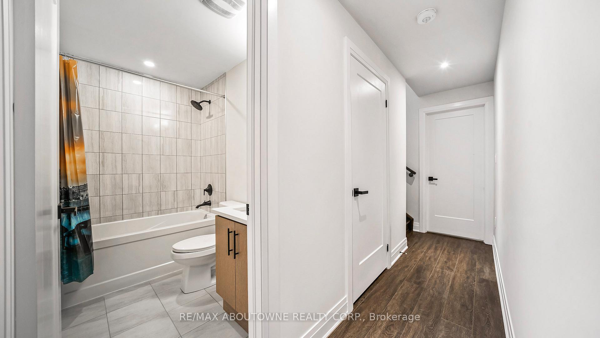 Photo 33 of 102 Settlers Road E, Oakville, Glenorchy — HOMEH