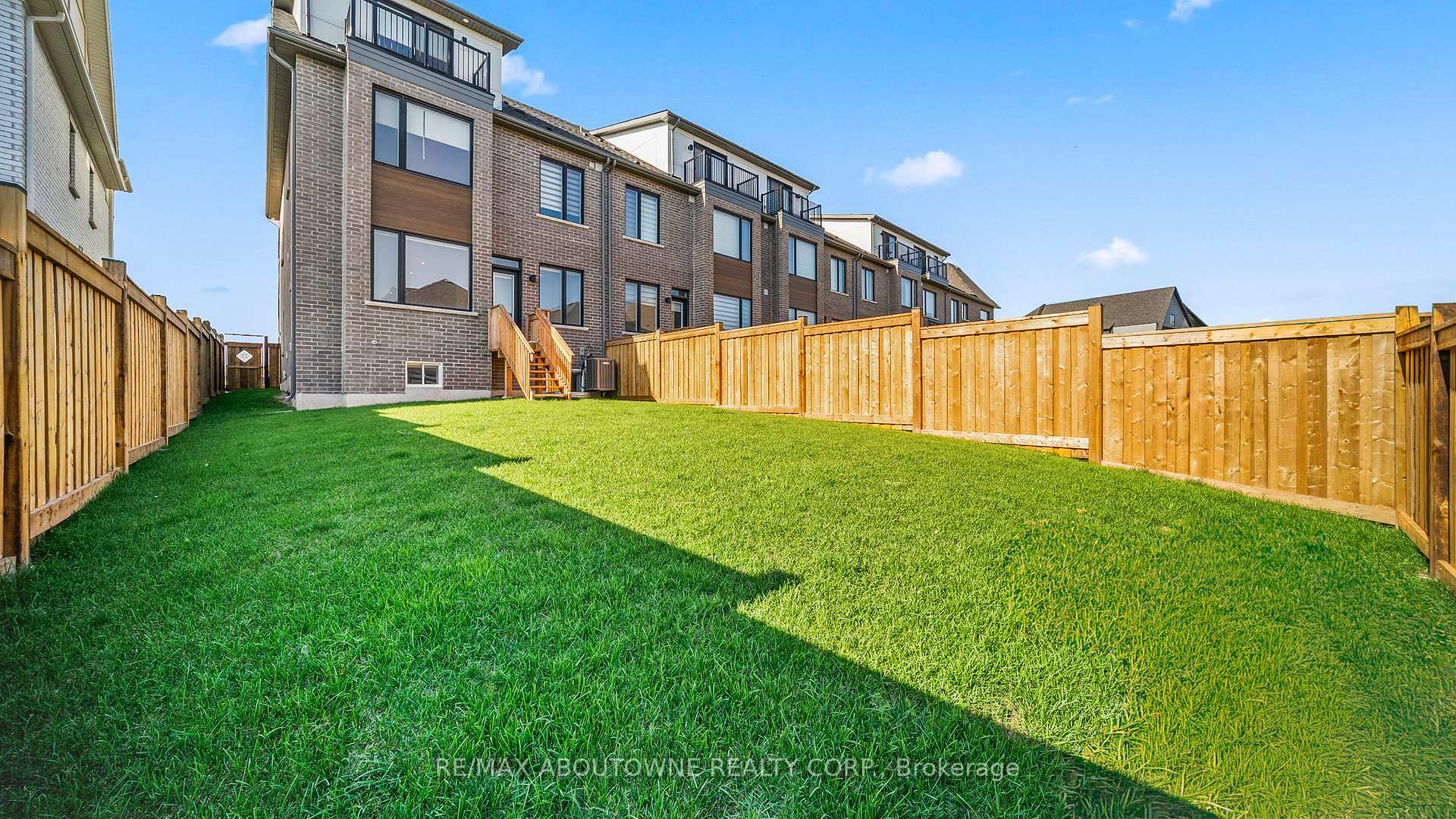 Photo 35 of 102 Settlers Road E, Oakville, Glenorchy — HOMEH