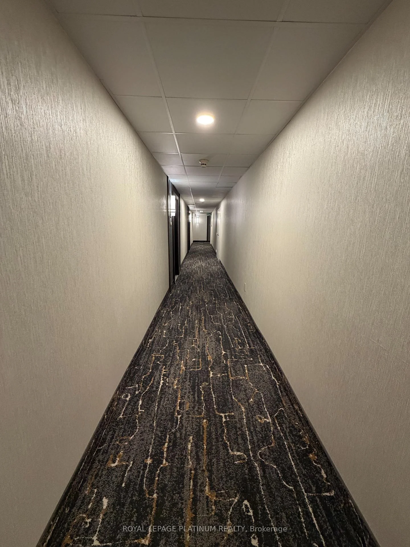 Photo 3 of Unit Ph#5, 4205 Shipp Drive, Mississauga, City Centre — HOMEH