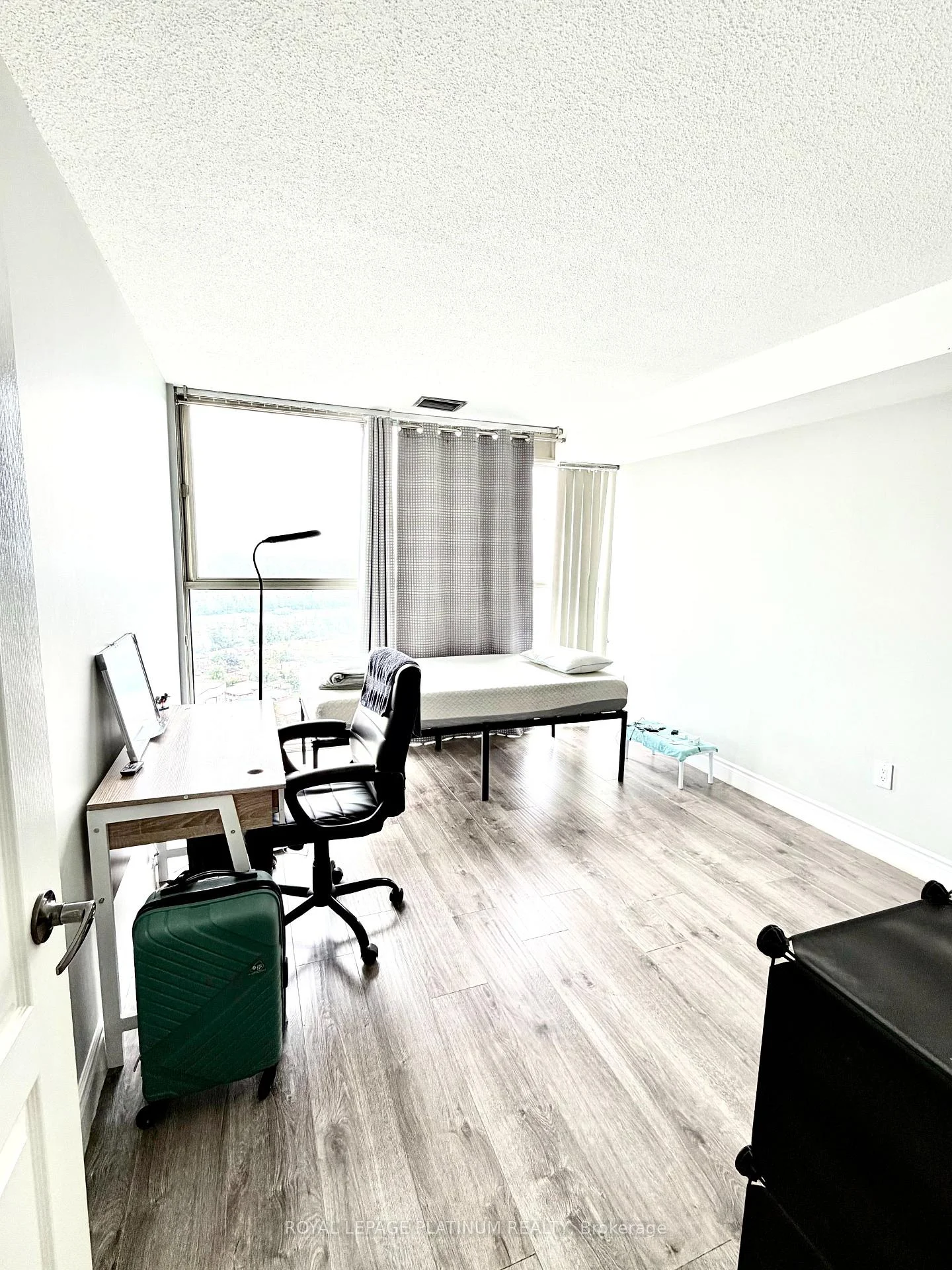 Photo 12 of Unit Ph#5, 4205 Shipp Drive, Mississauga, City Centre — HOMEH