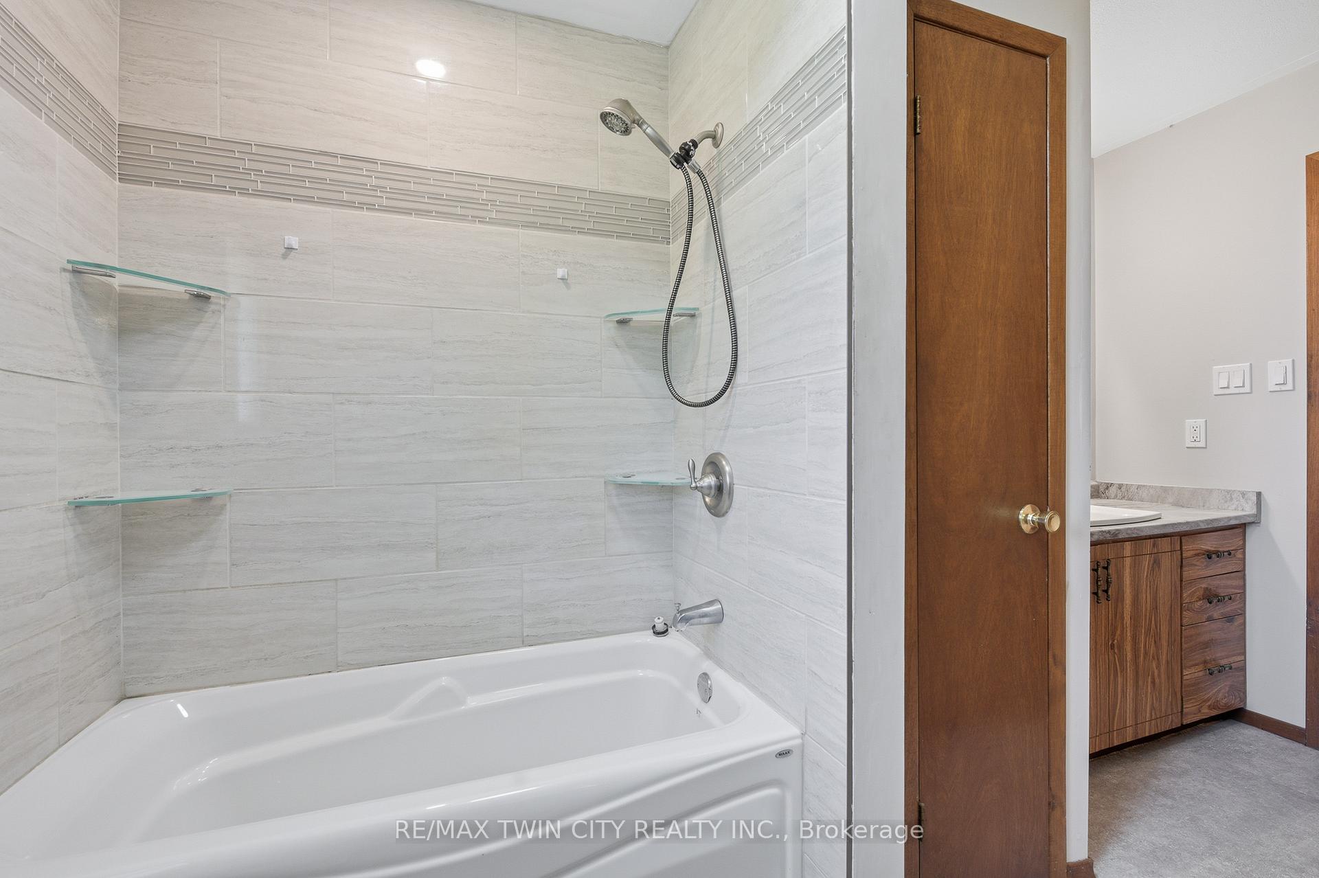 Photo 22 of 1621 Morrison Road, Cambridge, Little's Corners — HOMEH