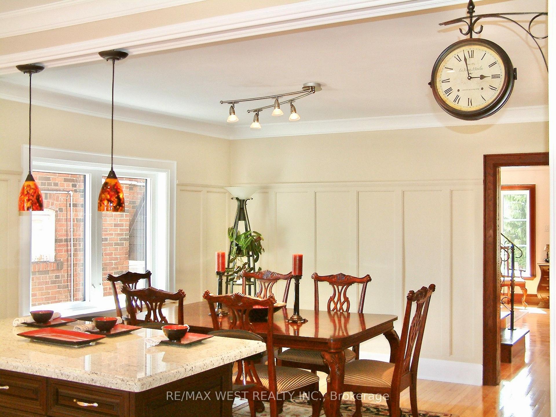 Photo 6 of 5 Wendover Road, Etobicoke, Kingsway South — HOMEH