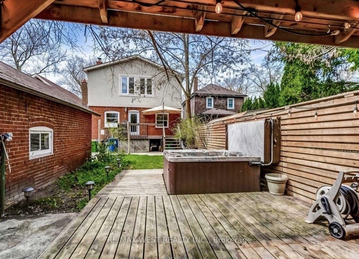 Photo 25 of 5 Wendover Road, Etobicoke, Kingsway South — HOMEH