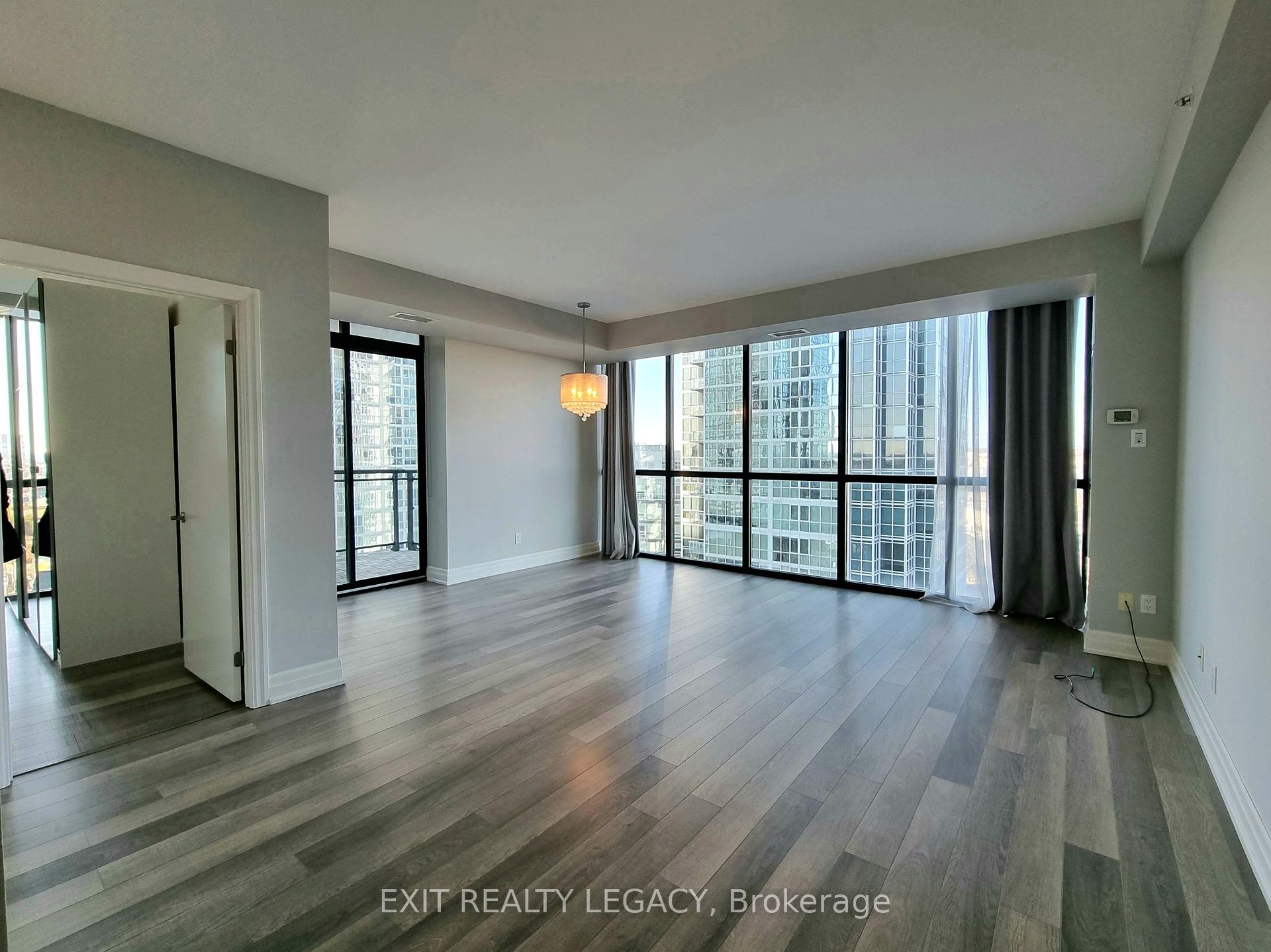 Photo 2 of Unit 808, 2900 Highway 7, Vaughan, Concord — HOMEH