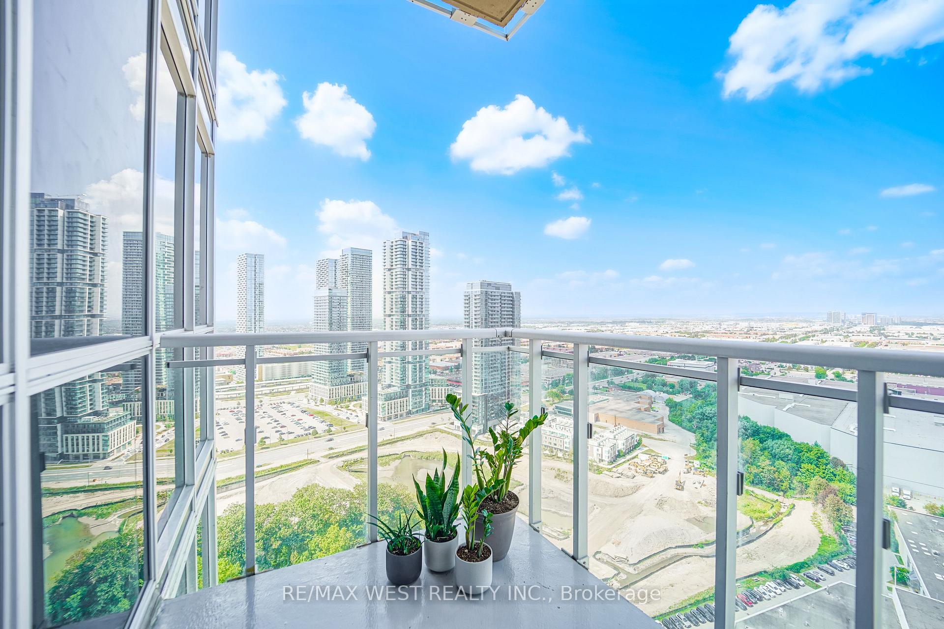 Photo 7 of Unit 3007, 2916 Highway 7 Road, Vaughan, Concord — HOMEH