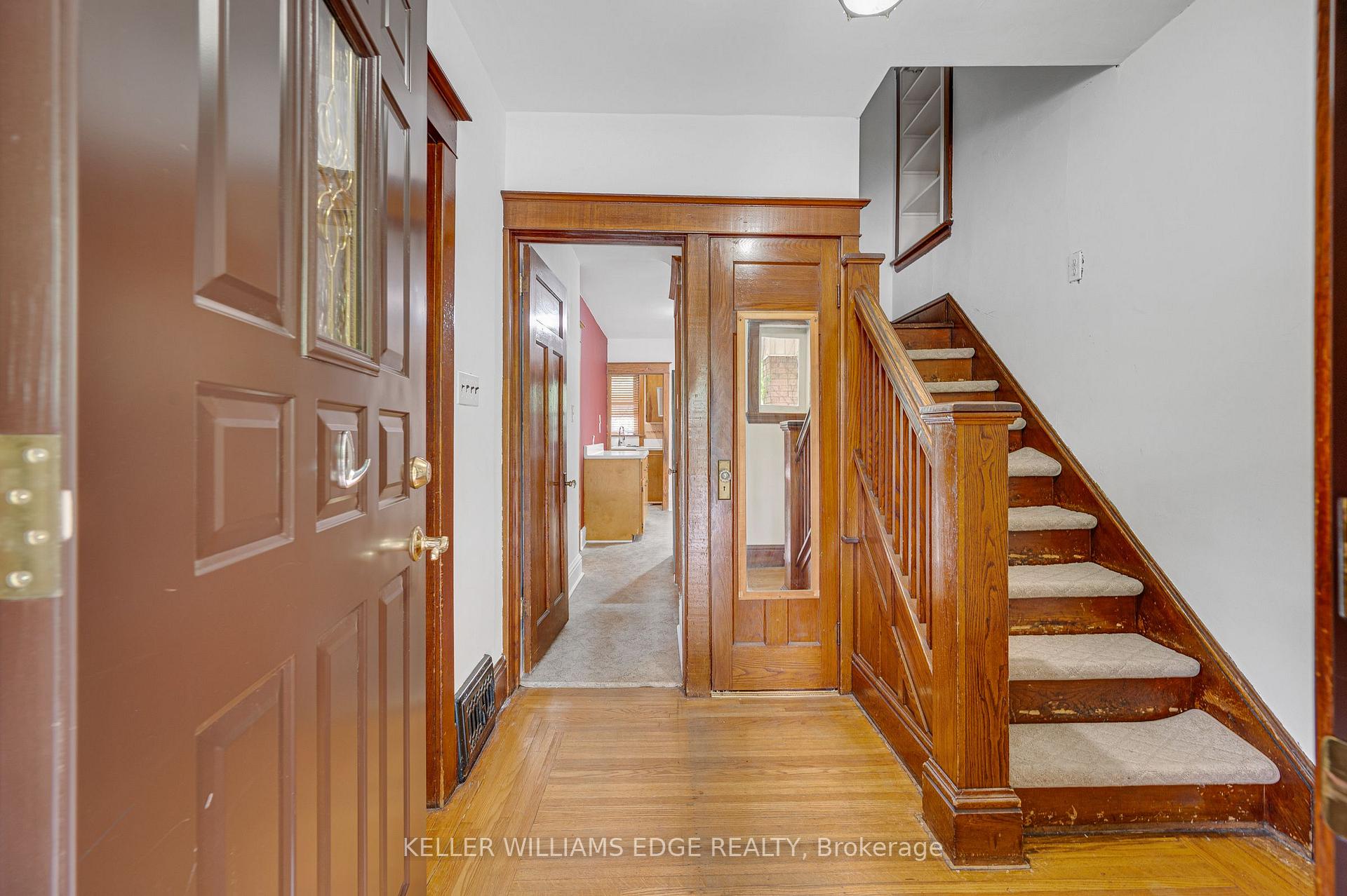 Photo 8 of 204 Rosslyn Avenue S, Hamilton, Delta — HOMEH