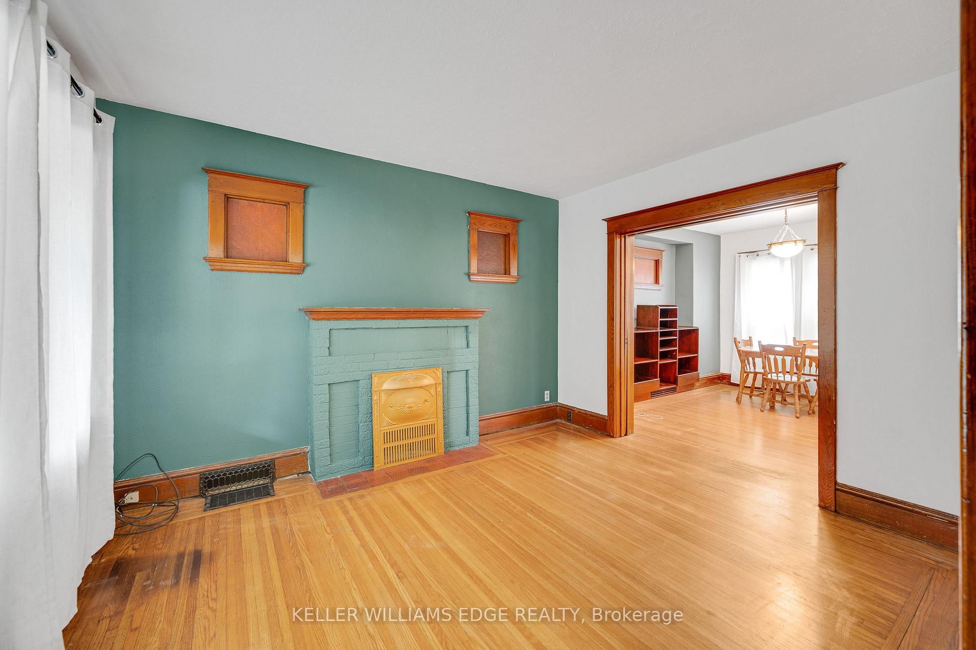 Photo 10 of 204 Rosslyn Avenue S, Hamilton, Delta — HOMEH