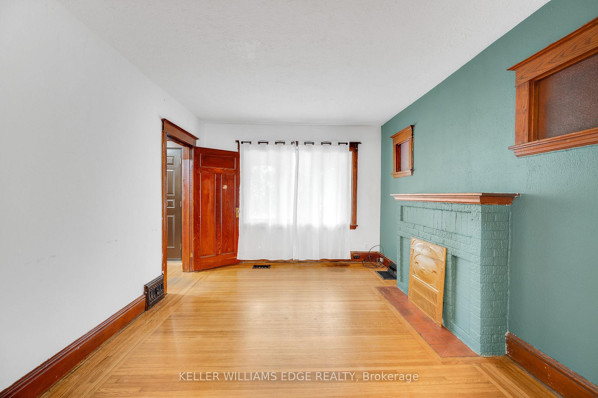 Photo 11 of 204 Rosslyn Avenue S, Hamilton, Delta — HOMEH