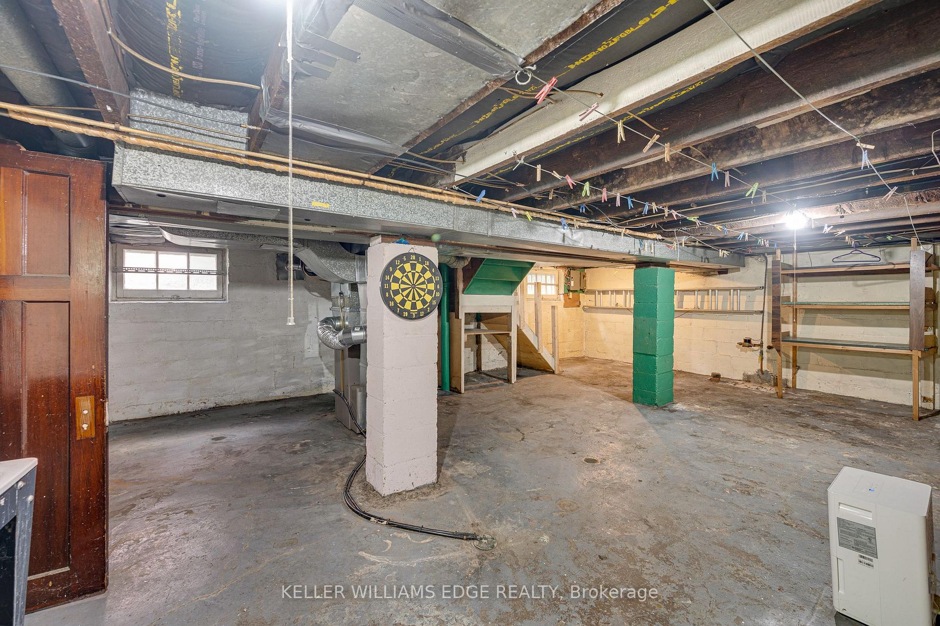 Photo 25 of 204 Rosslyn Avenue S, Hamilton, Delta — HOMEH
