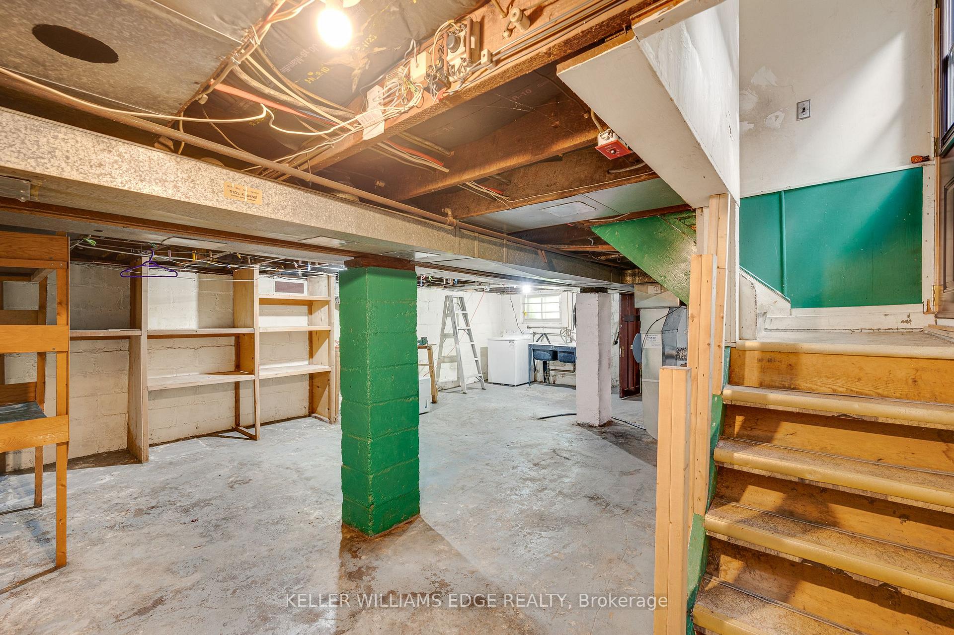 Photo 27 of 204 Rosslyn Avenue S, Hamilton, Delta — HOMEH