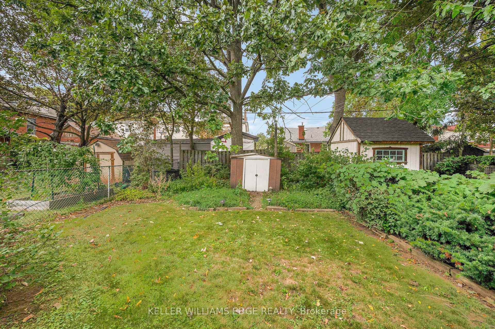 Photo 29 of 204 Rosslyn Avenue S, Hamilton, Delta — HOMEH