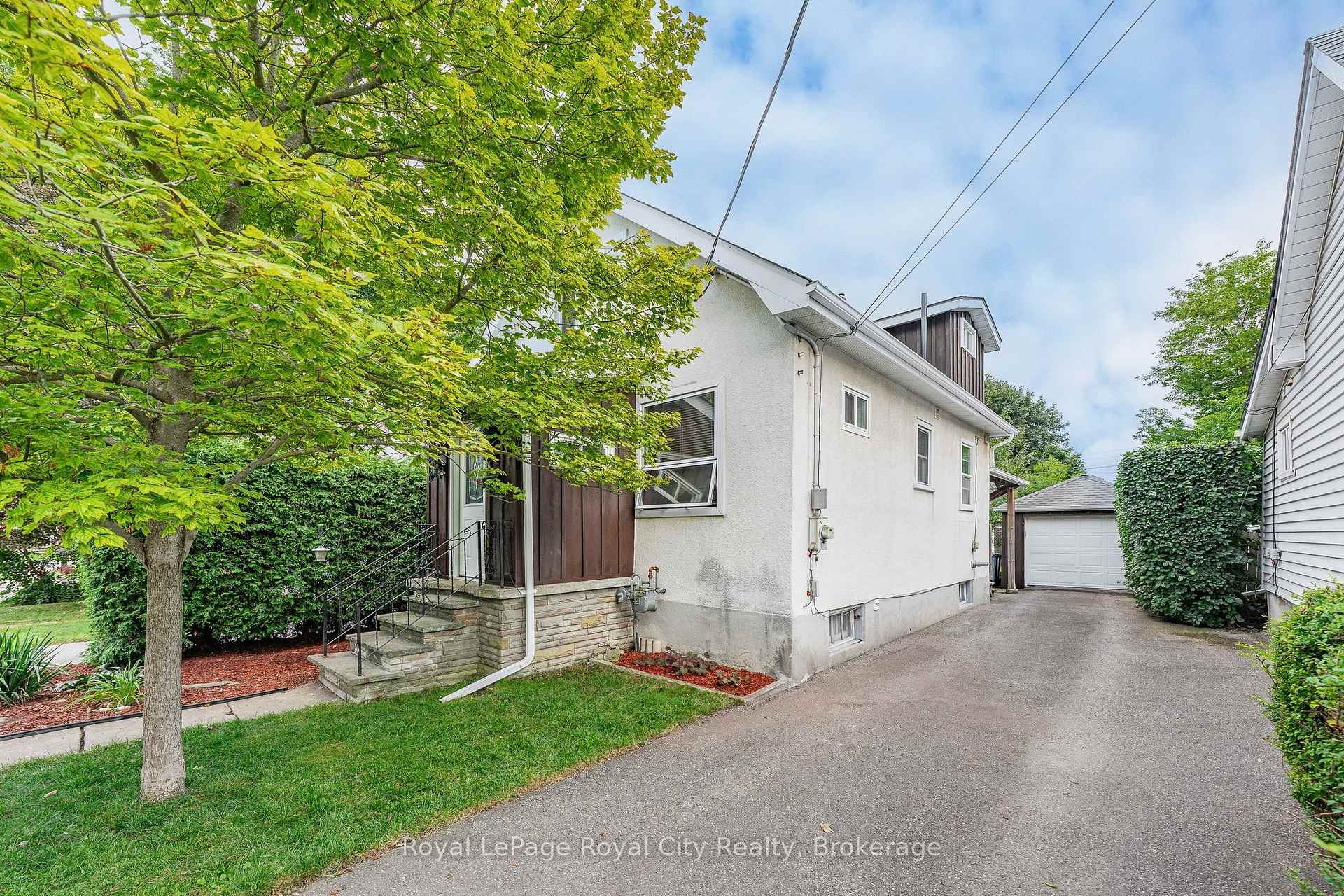Photo 2 of 19 Walter Street, Guelph, St. Patrick's Ward — HOMEH