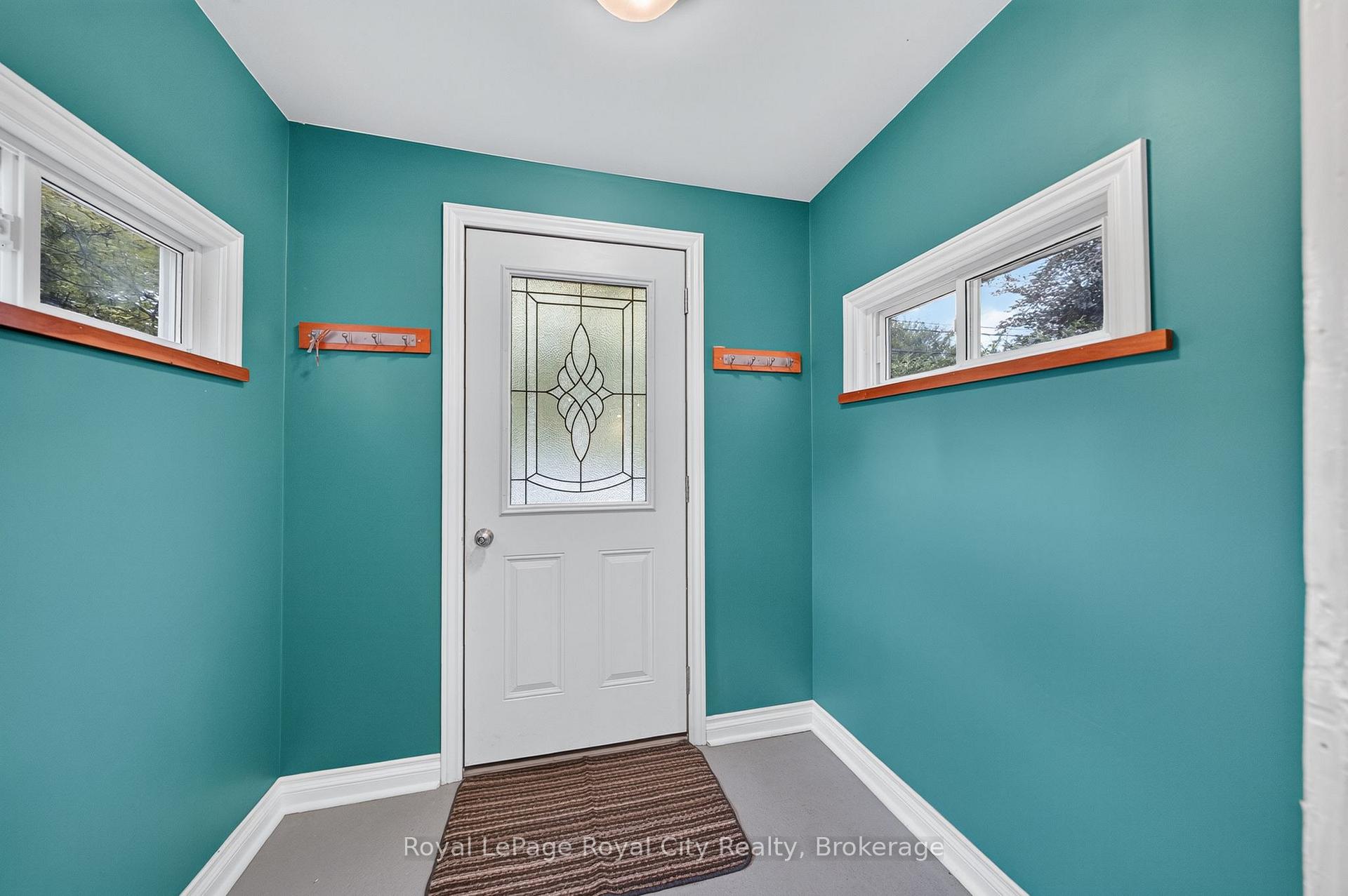 Photo 5 of 19 Walter Street, Guelph, St. Patrick's Ward — HOMEH