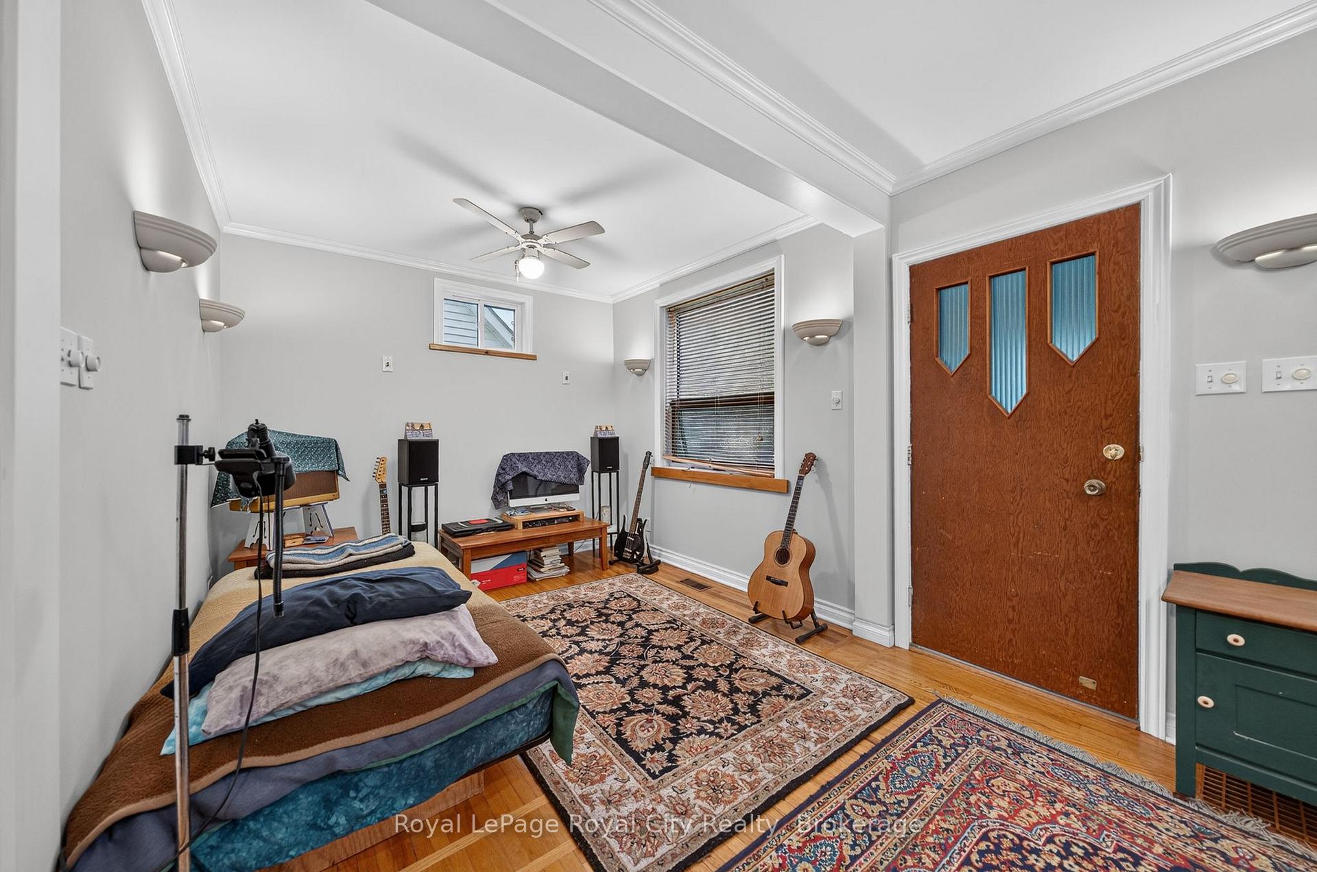 Photo 11 of 19 Walter Street, Guelph, St. Patrick's Ward — HOMEH