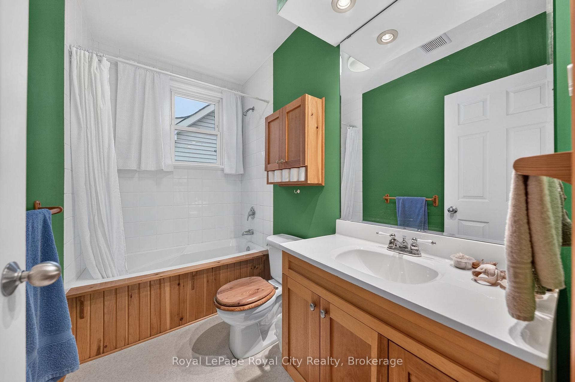 Photo 29 of 19 Walter Street, Guelph, St. Patrick's Ward — HOMEH