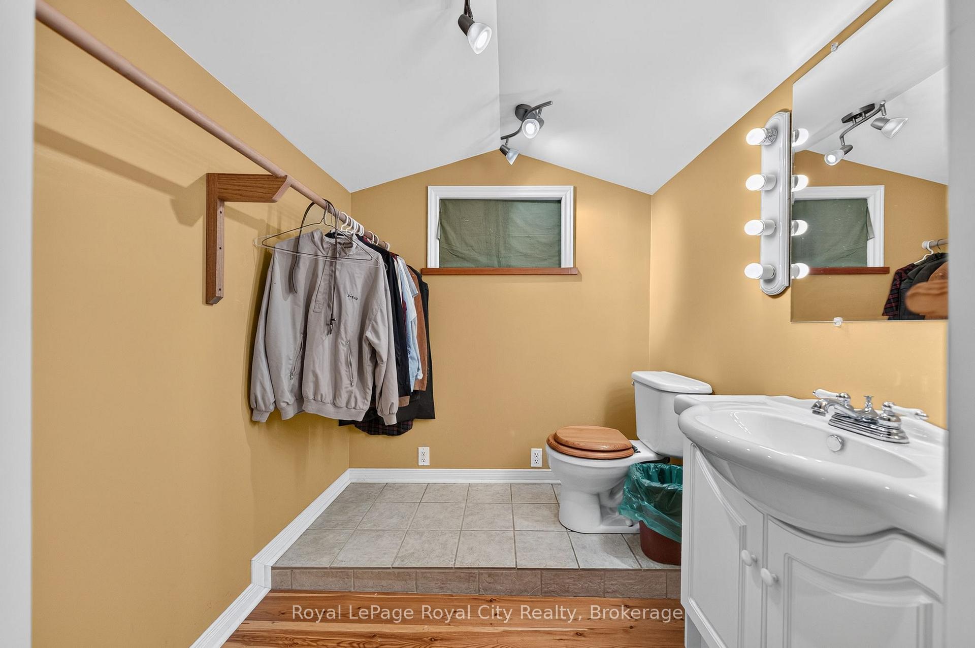 Photo 34 of 19 Walter Street, Guelph, St. Patrick's Ward — HOMEH
