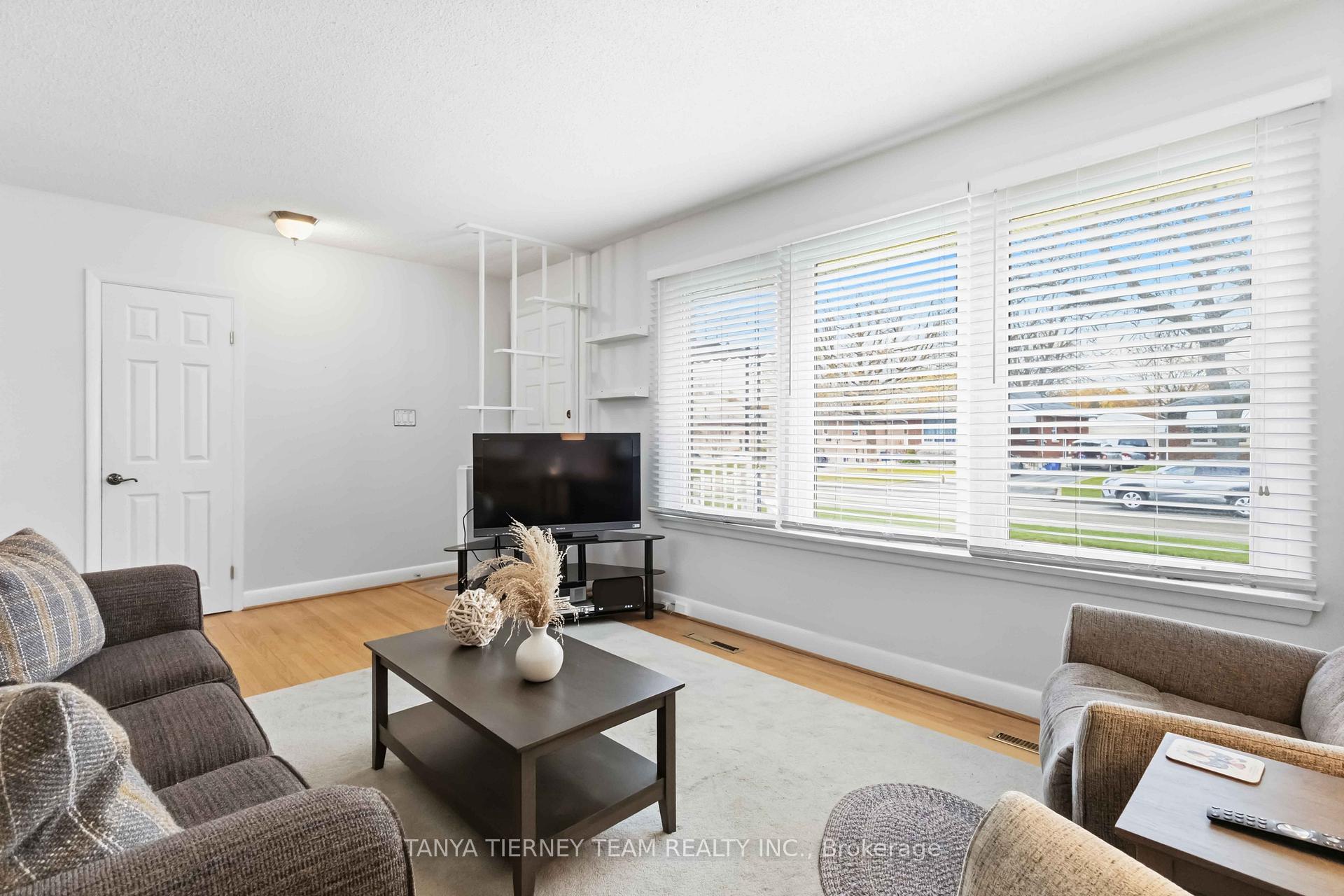 Photo 10 of 264 Baldwin Street, Oshawa, Donevan — HOMEH