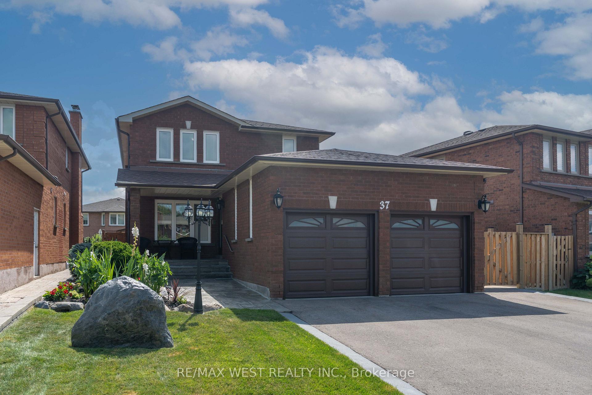 Photo 4 of 37 Lime Drive, Vaughan, East Woodbridge — HOMEH