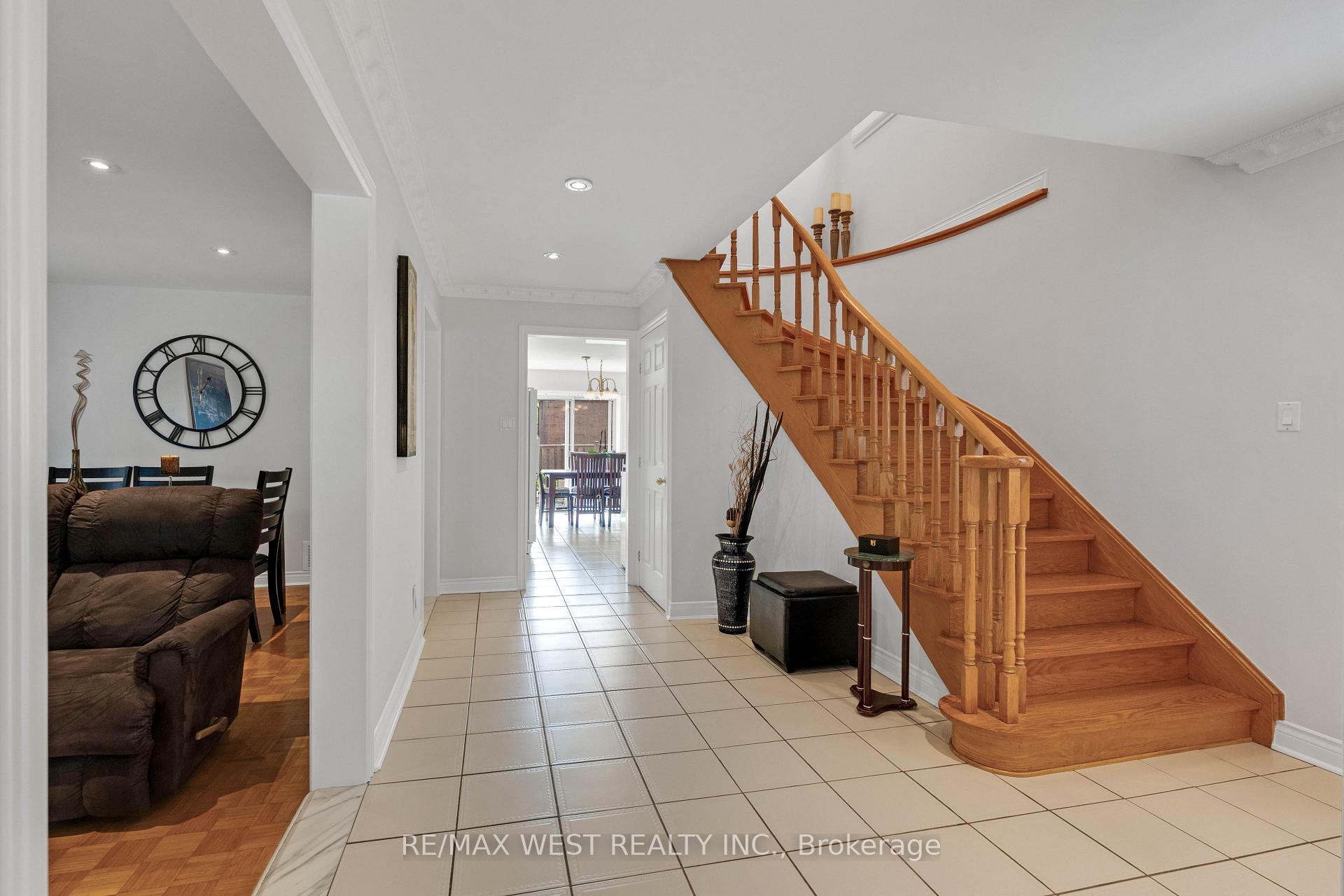 Photo 8 of 37 Lime Drive, Vaughan, East Woodbridge — HOMEH