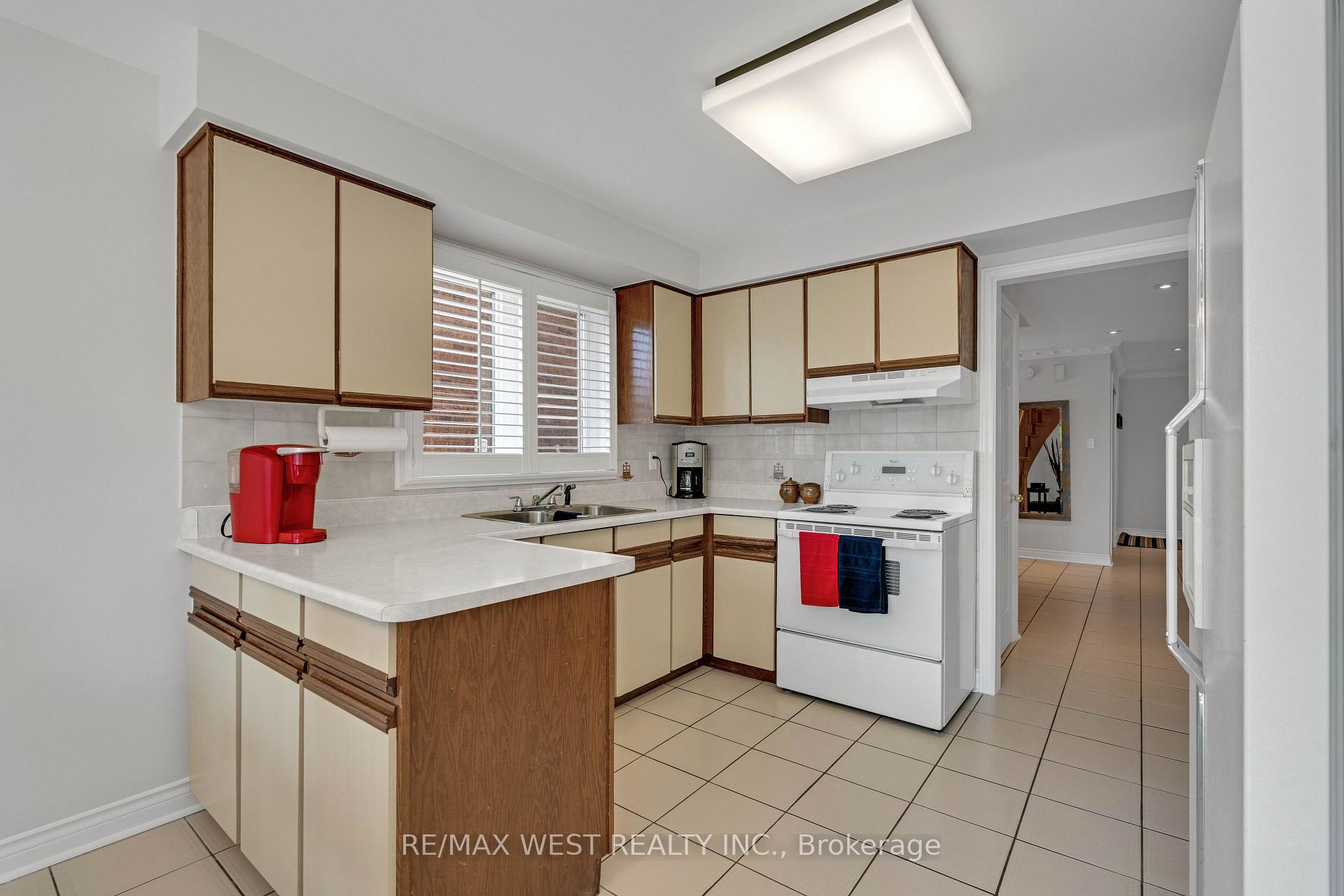 Photo 13 of 37 Lime Drive, Vaughan, East Woodbridge — HOMEH