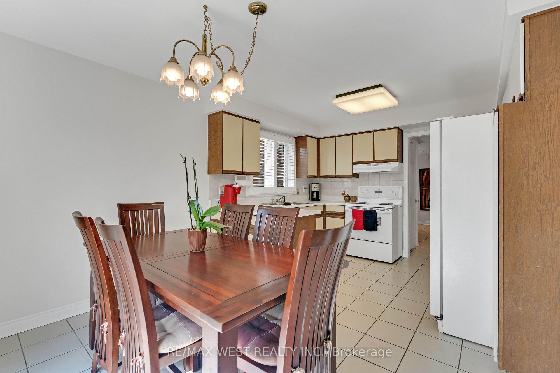 Photo 14 of 37 Lime Drive, Vaughan, East Woodbridge — HOMEH