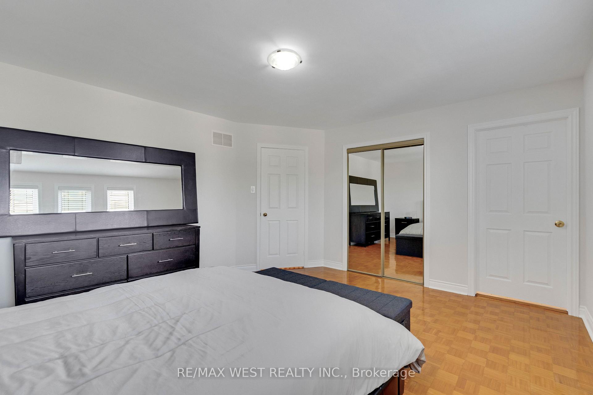Photo 22 of 37 Lime Drive, Vaughan, East Woodbridge — HOMEH