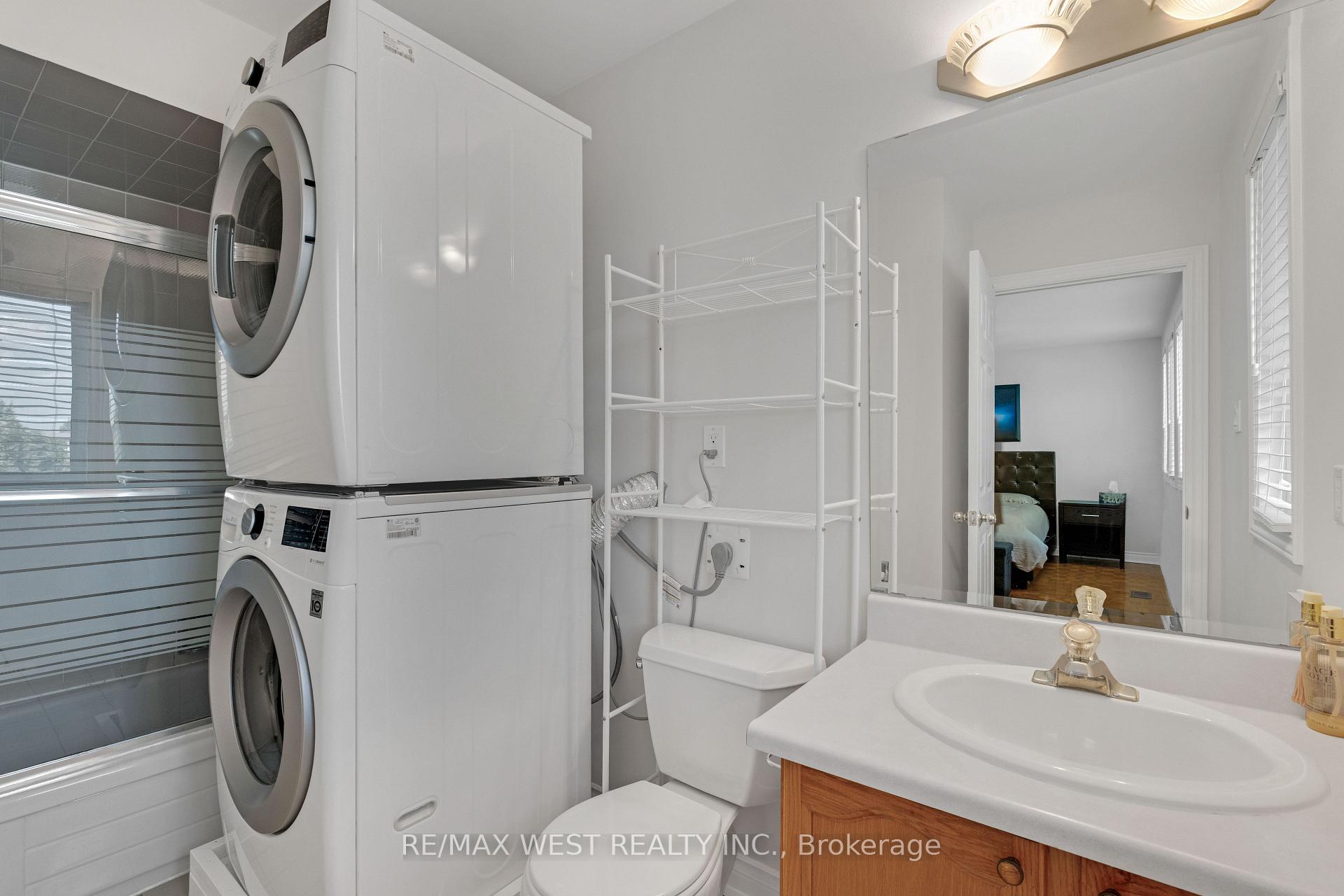 Photo 23 of 37 Lime Drive, Vaughan, East Woodbridge — HOMEH