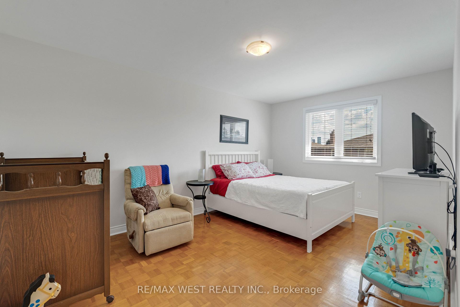 Photo 24 of 37 Lime Drive, Vaughan, East Woodbridge — HOMEH