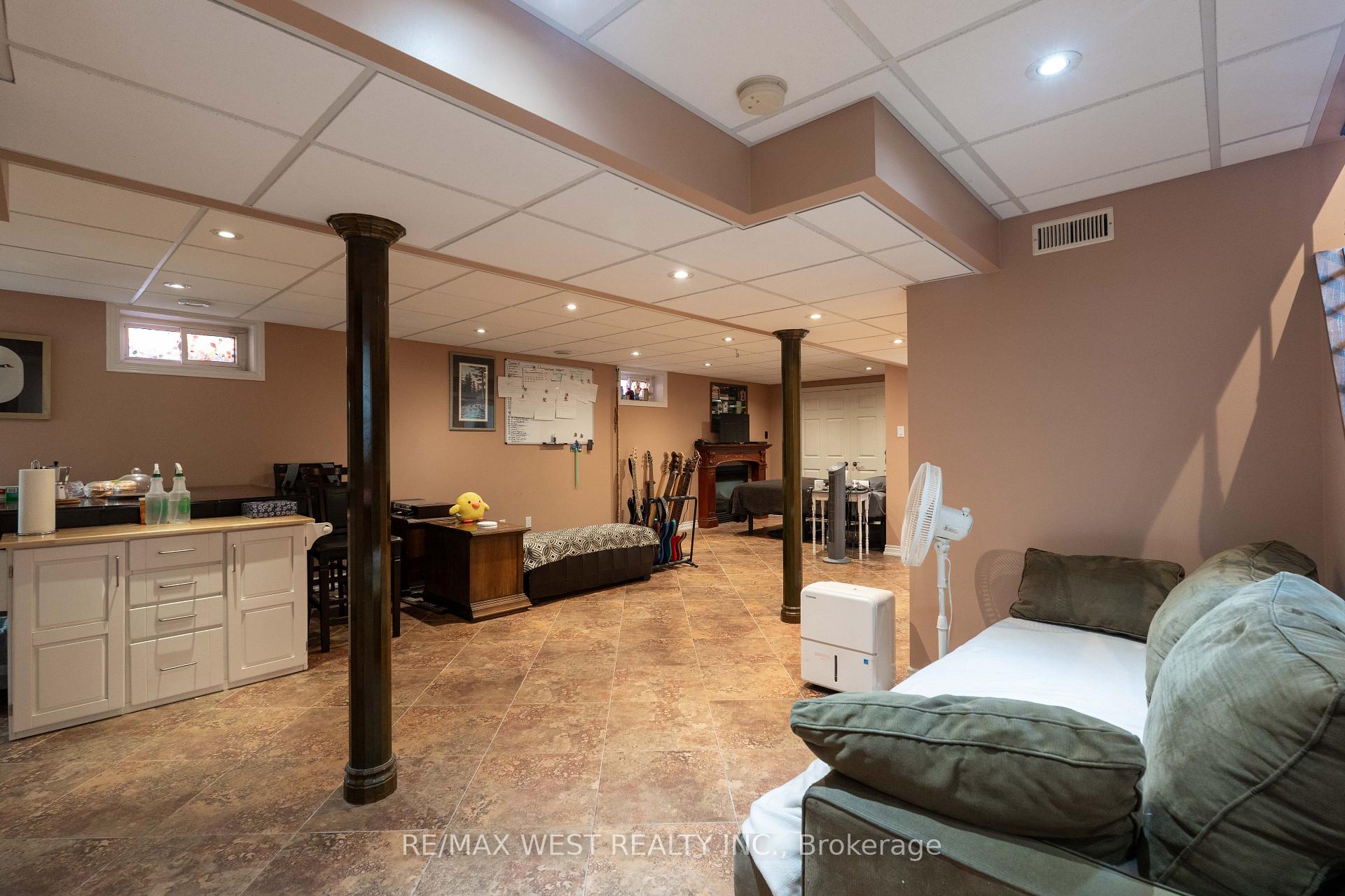 Photo 32 of 37 Lime Drive, Vaughan, East Woodbridge — HOMEH