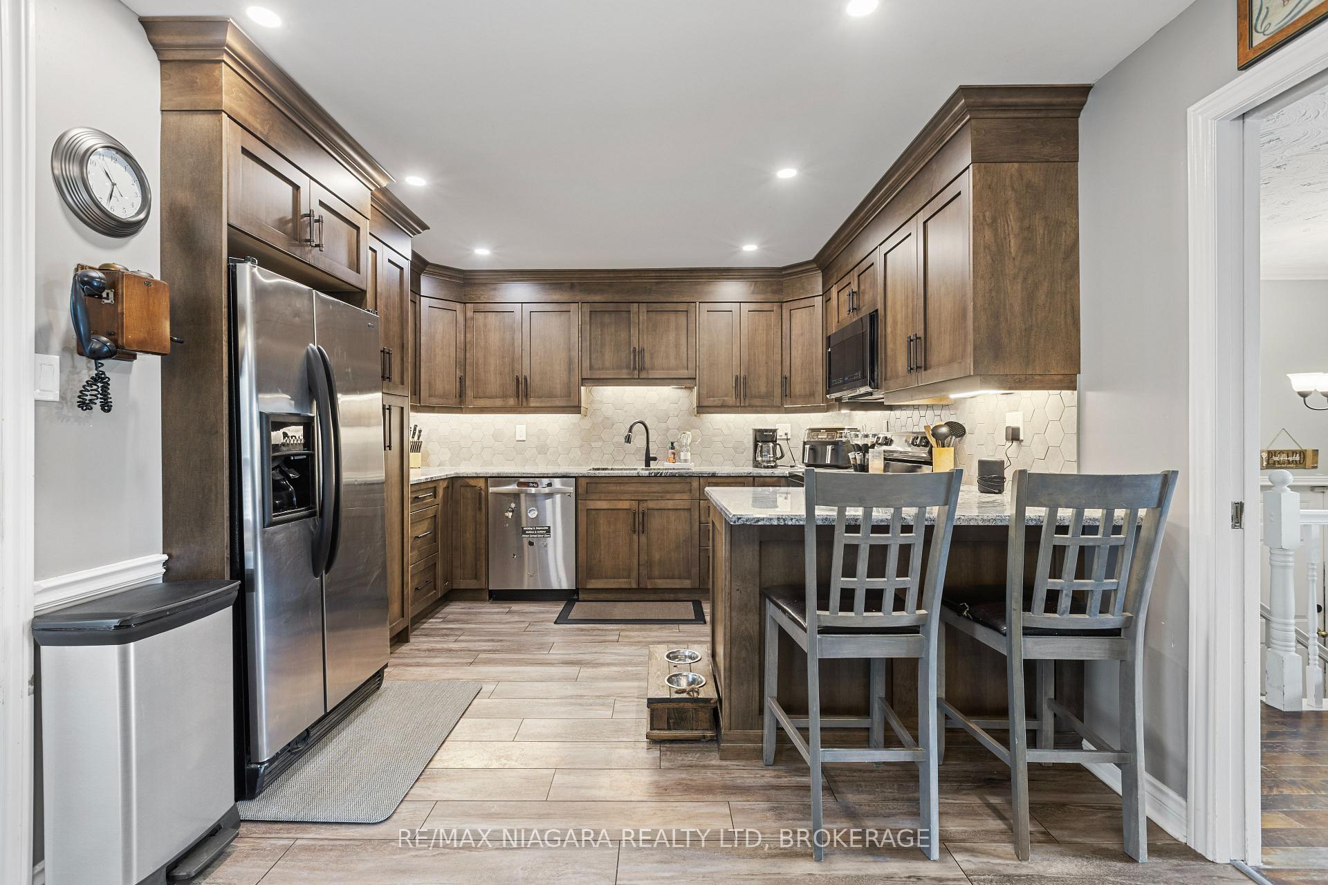 Photo 12 of 11 Northaven Road, Welland, N. Welland — HOMEH