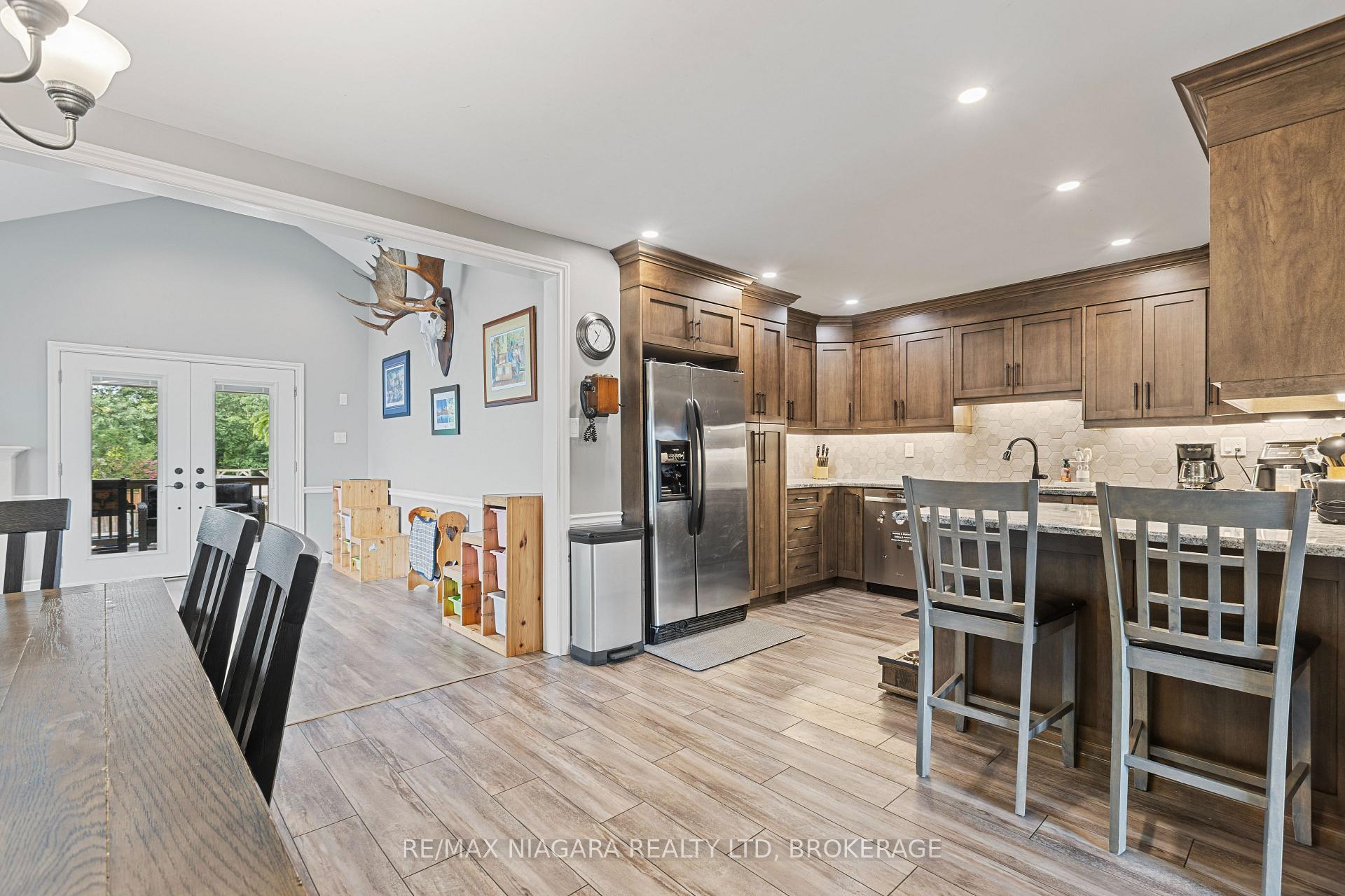 Photo 15 of 11 Northaven Road, Welland, N. Welland — HOMEH