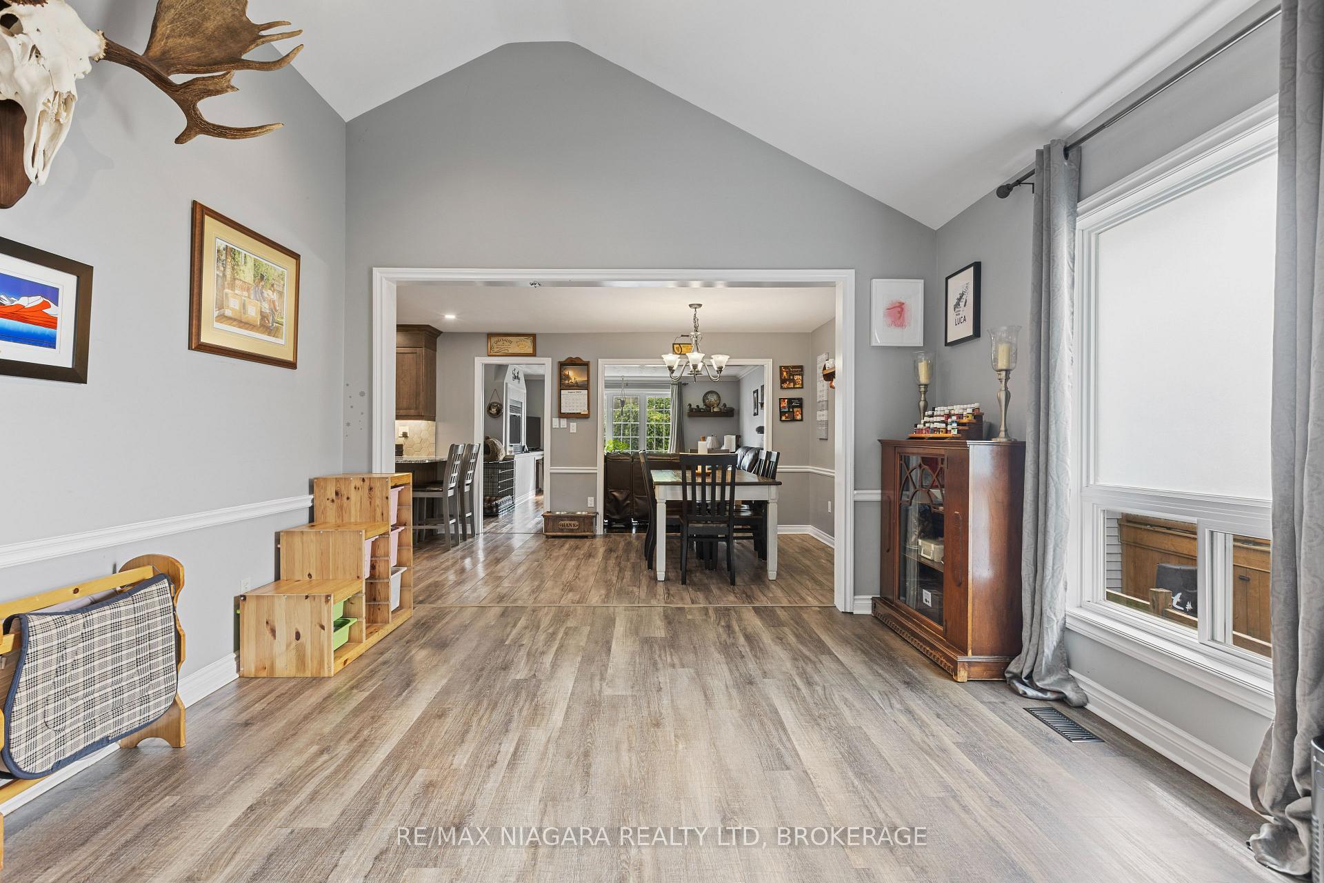 Photo 16 of 11 Northaven Road, Welland, N. Welland — HOMEH