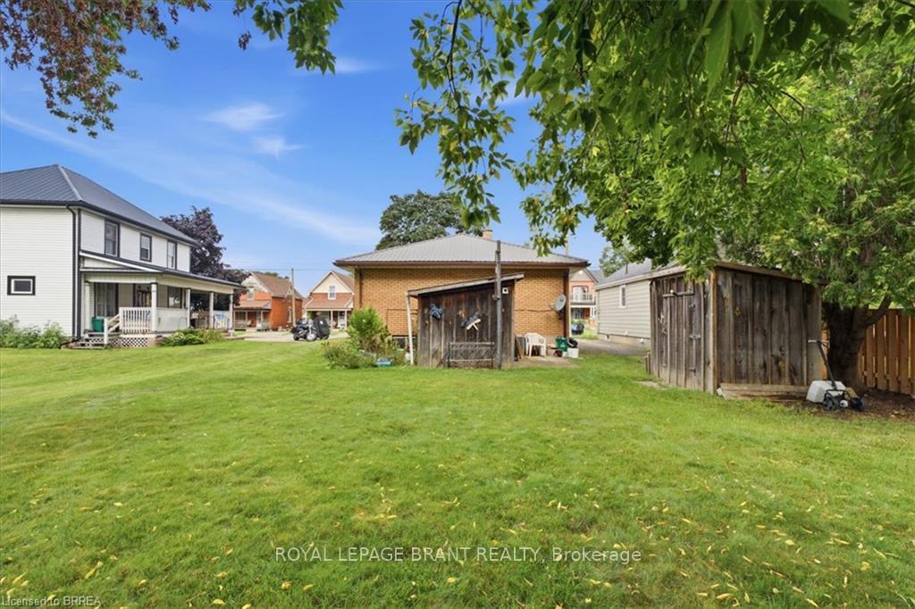 Photo 3 of 16 Mintern Avenue, Brantford, Eagle Place — HOMEH