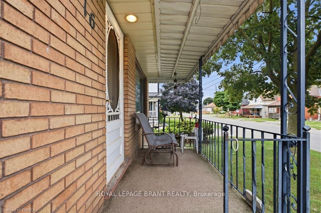 Photo 5 of 16 Mintern Avenue, Brantford, Eagle Place — HOMEH