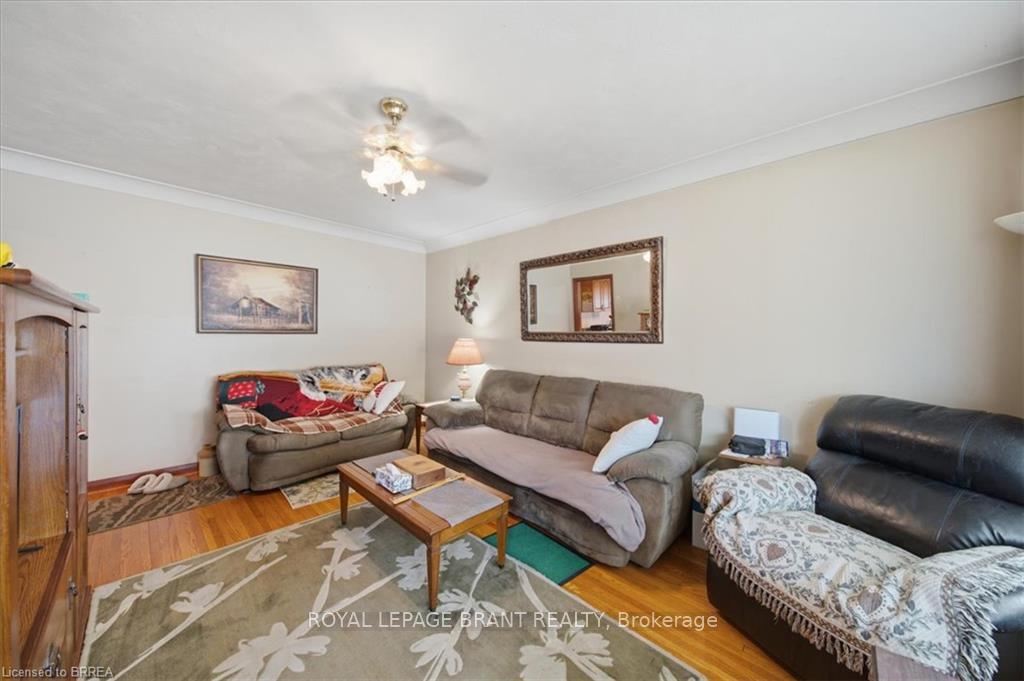 Photo 7 of 16 Mintern Avenue, Brantford, Eagle Place — HOMEH