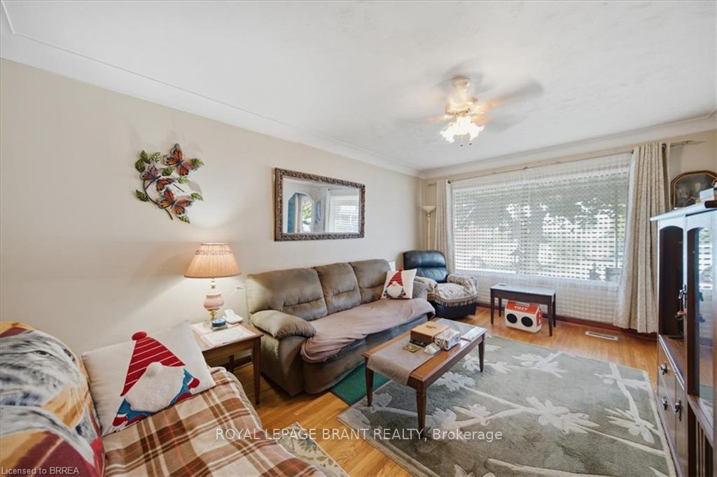 Photo 8 of 16 Mintern Avenue, Brantford, Eagle Place — HOMEH