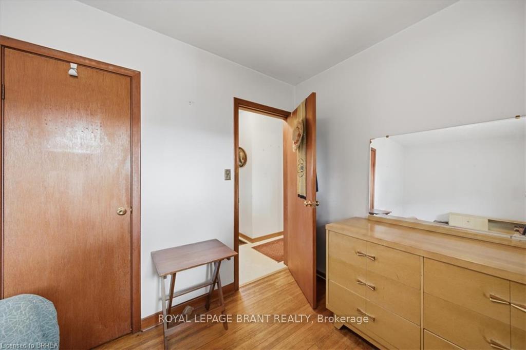 Photo 14 of 16 Mintern Avenue, Brantford, Eagle Place — HOMEH