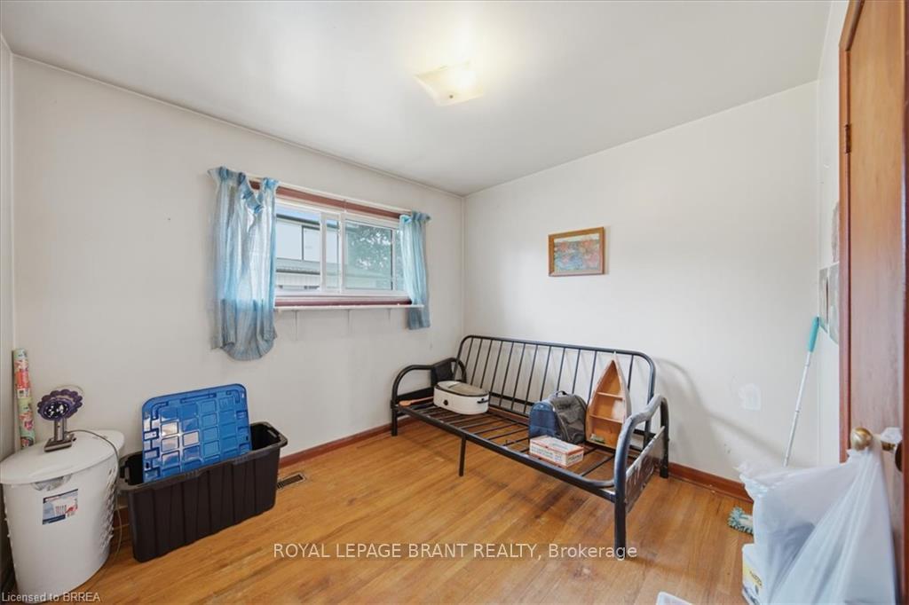Photo 15 of 16 Mintern Avenue, Brantford, Eagle Place — HOMEH