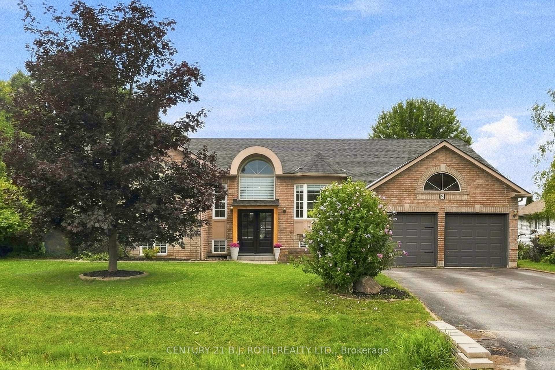 Photo 2 of 3 Dean Court, Wasaga Beach — HOMEH