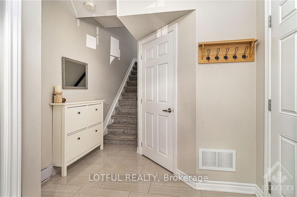 Photo 5 of 477 Meadowhawk Crescent, Ottawa, Barrhaven - Half Moon Bay — HOMEH