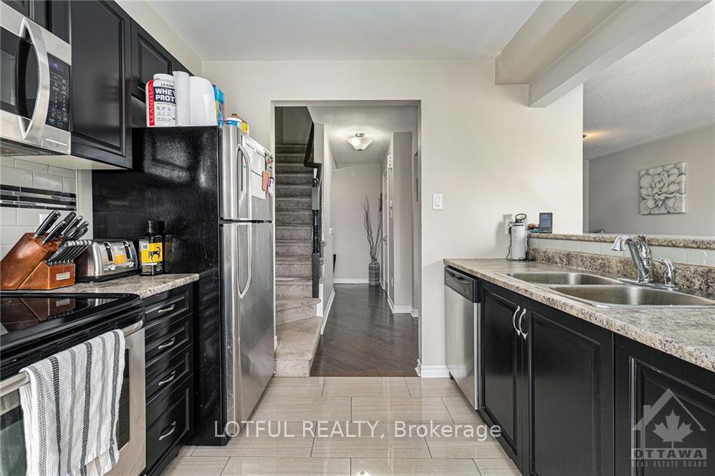 Photo 9 of 477 Meadowhawk Crescent, Ottawa, Barrhaven - Half Moon Bay — HOMEH