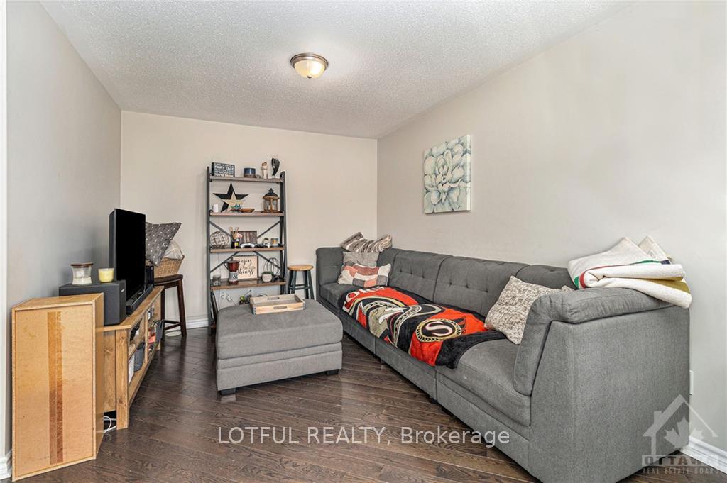 Photo 16 of 477 Meadowhawk Crescent, Ottawa, Barrhaven - Half Moon Bay — HOMEH