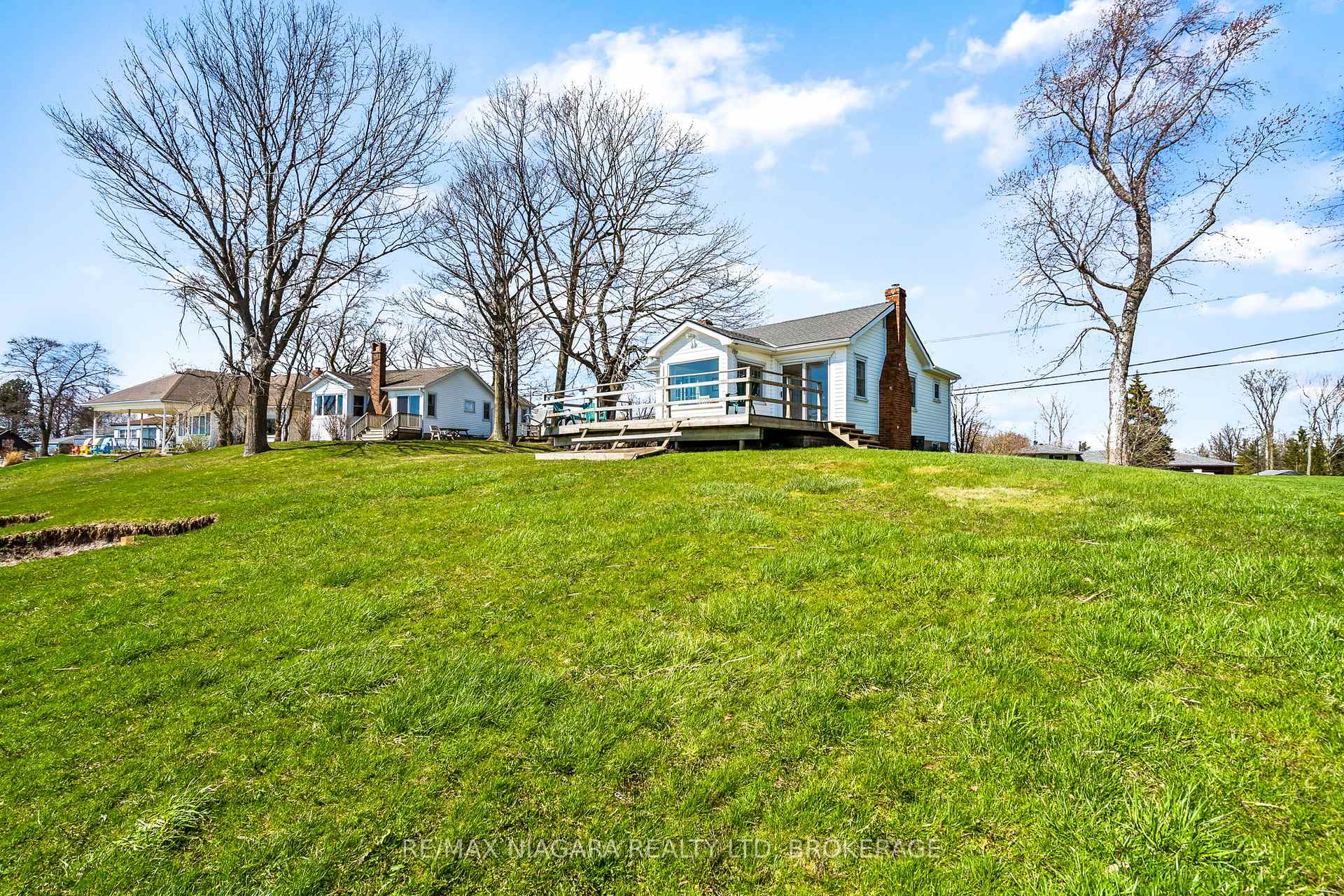Photo 2 of 13165 Lakeshore Road, Wainfleet, Lakeshore — HOMEH