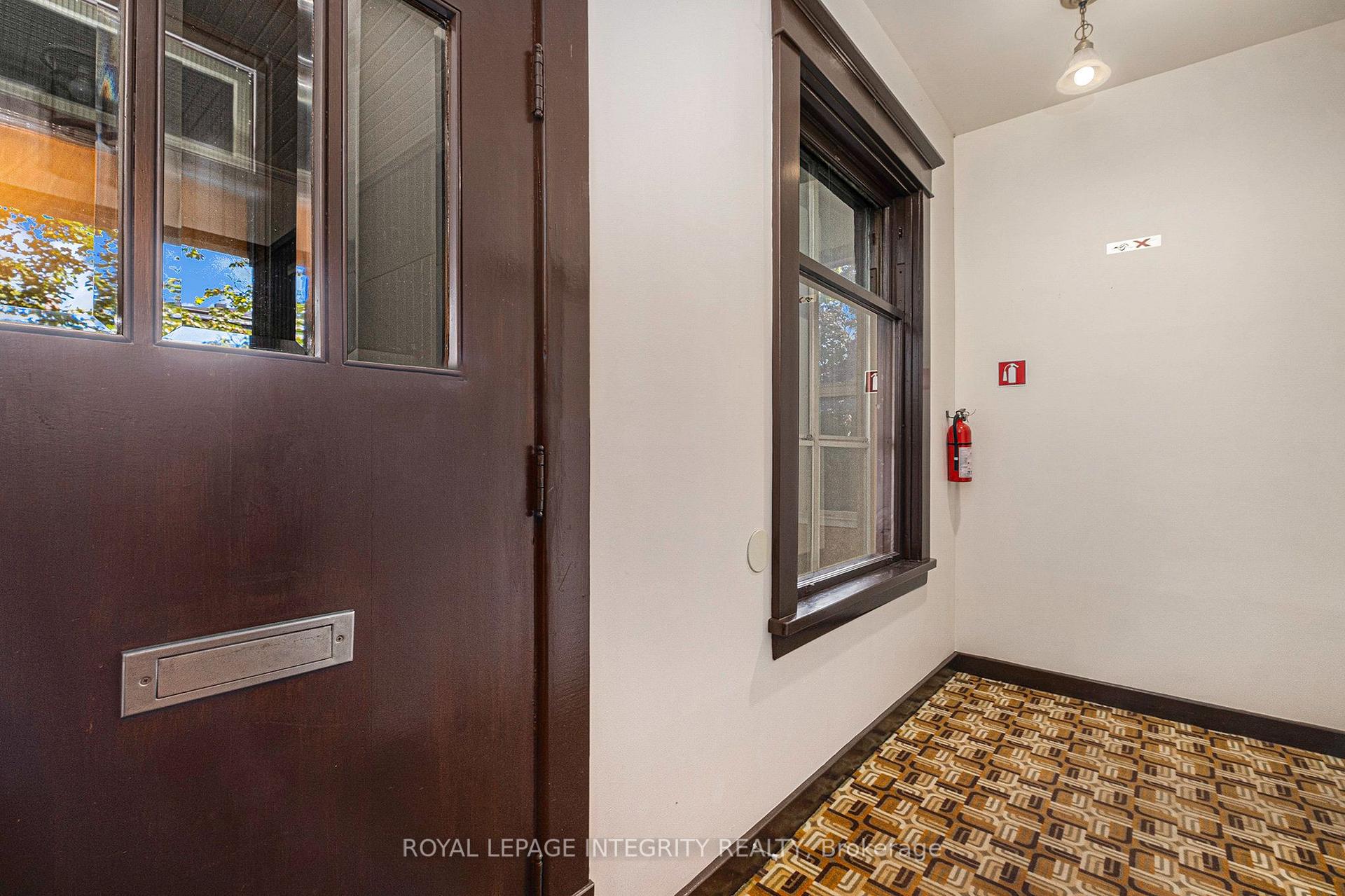Photo 3 of Unit 4, 220 Powell Avenue, Ottawa, Glebe — HOMEH