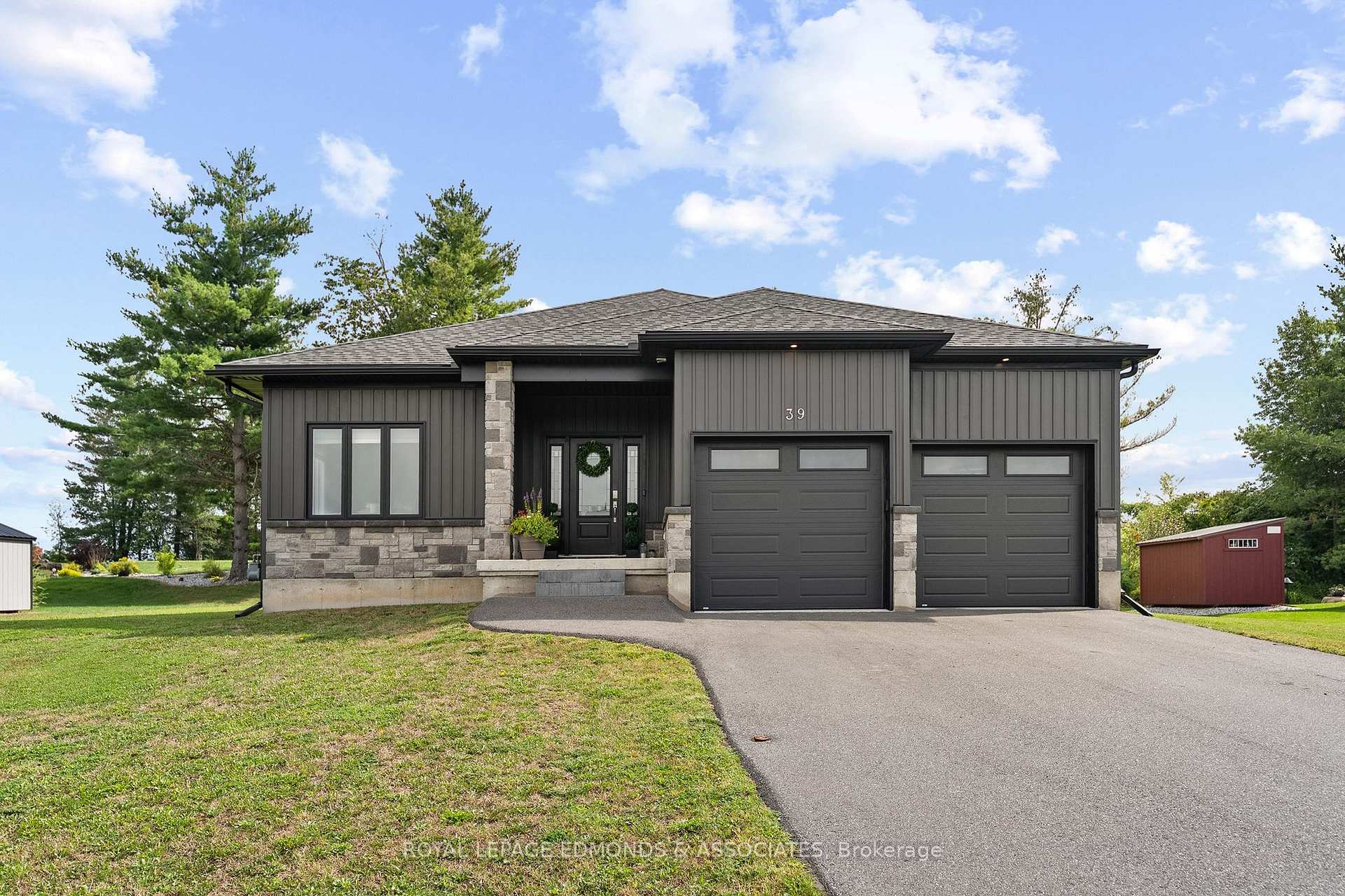 Photo 3 of 39 Morrison Drive, Whitewater Region, Cobden — HOMEH