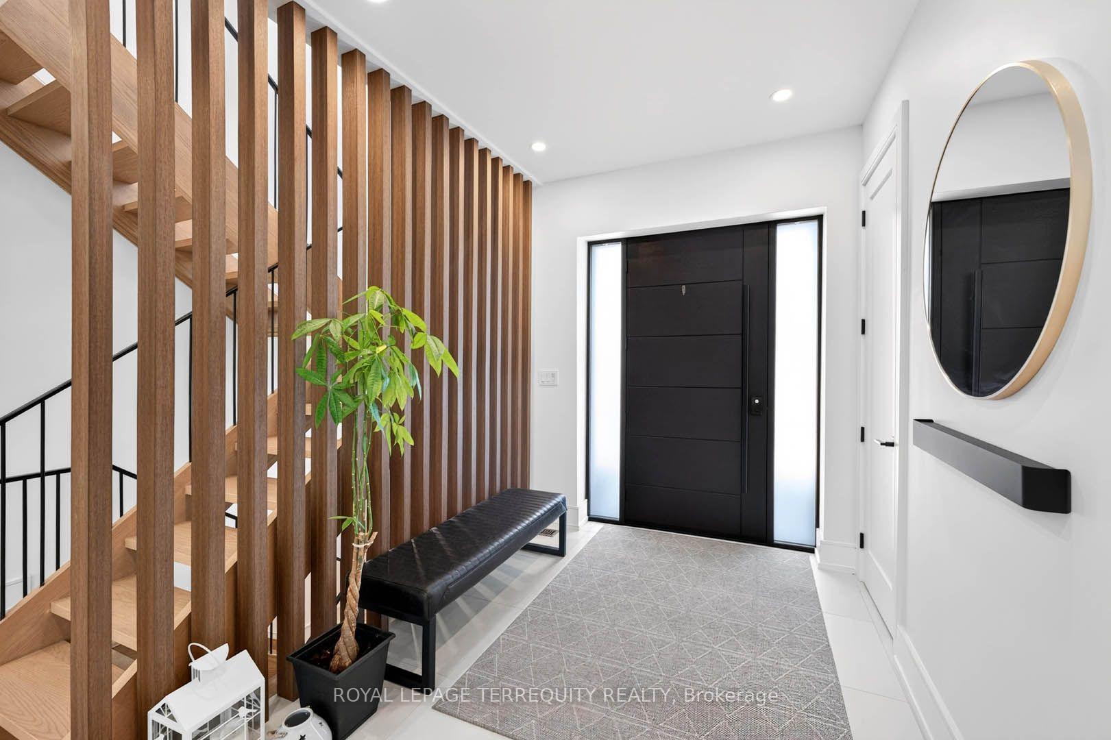 Photo 3 of 35 Tottenham Road, North York, Banbury-Don Mills — HOMEH