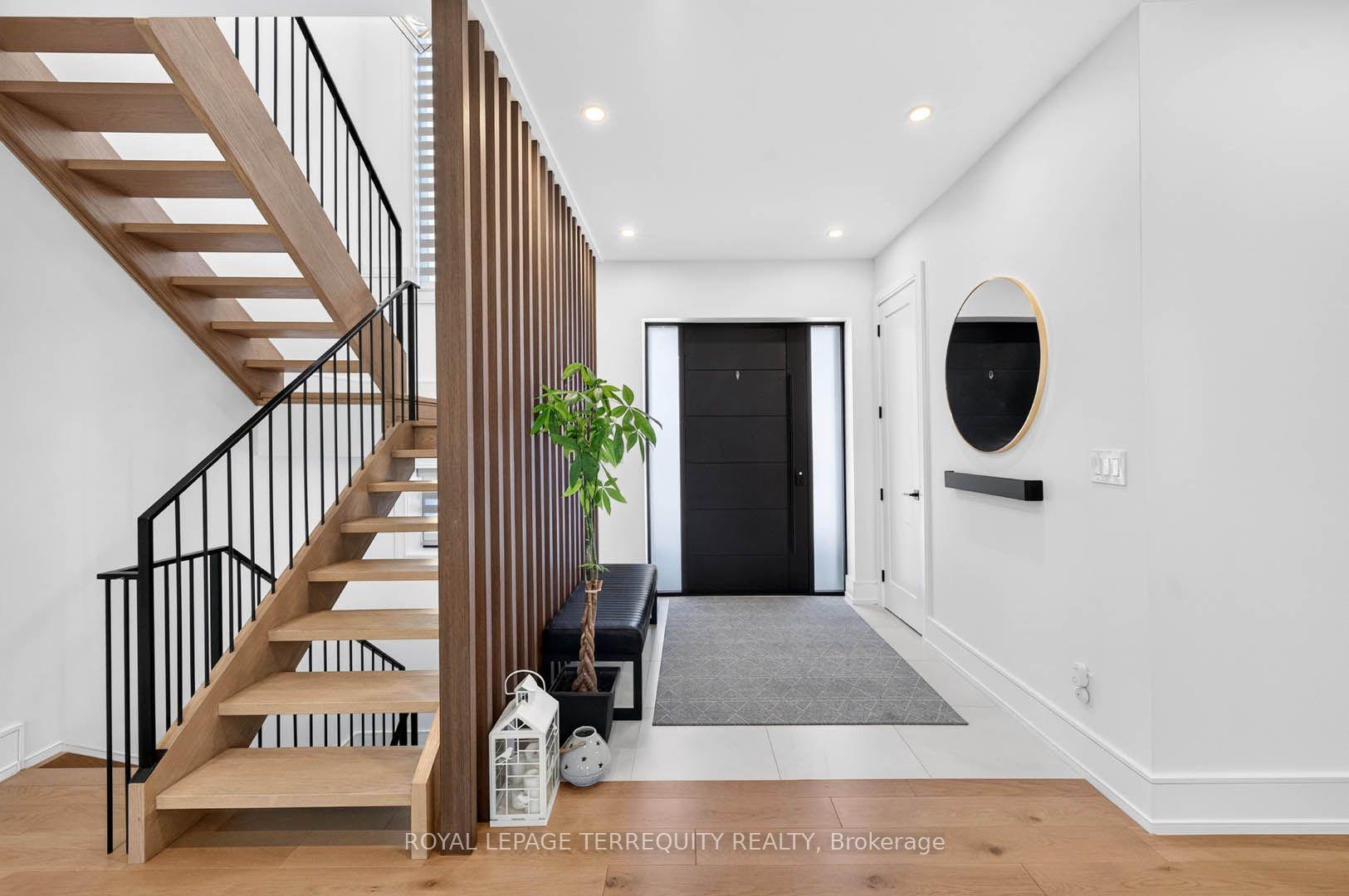 Photo 4 of 35 Tottenham Road, North York, Banbury-Don Mills — HOMEH